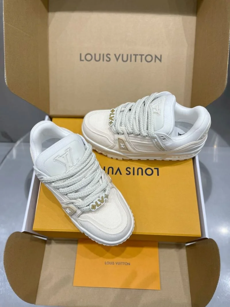 Louis Vuitton Trainer Sneaker Attractive 31028