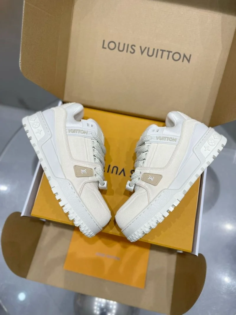 Louis Vuitton Trainer Sneaker Attractive 31028