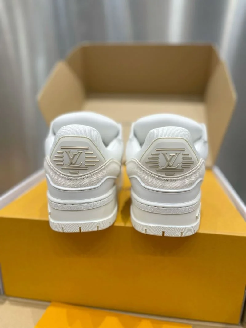 Louis Vuitton Trainer Sneaker Attractive 31028