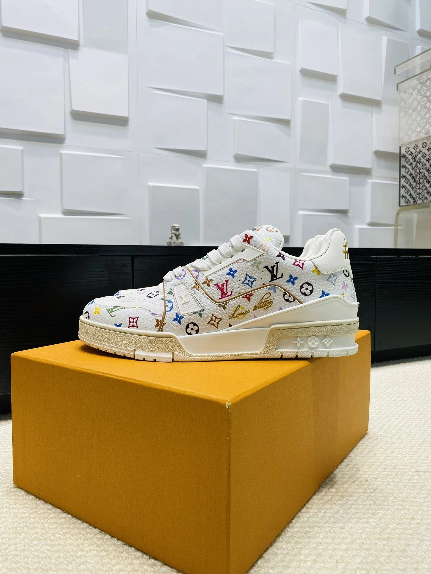 Louis Vuitton Trainer Sneaker SportInspired 31024