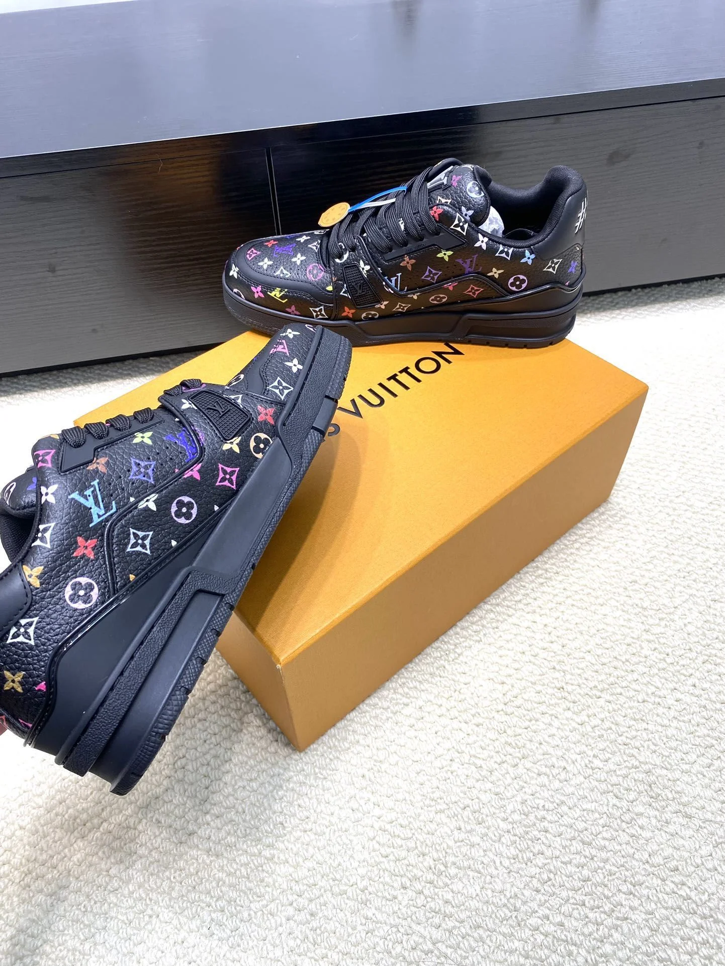 Refined Louis Vuitton Trainer Sneaker 31026