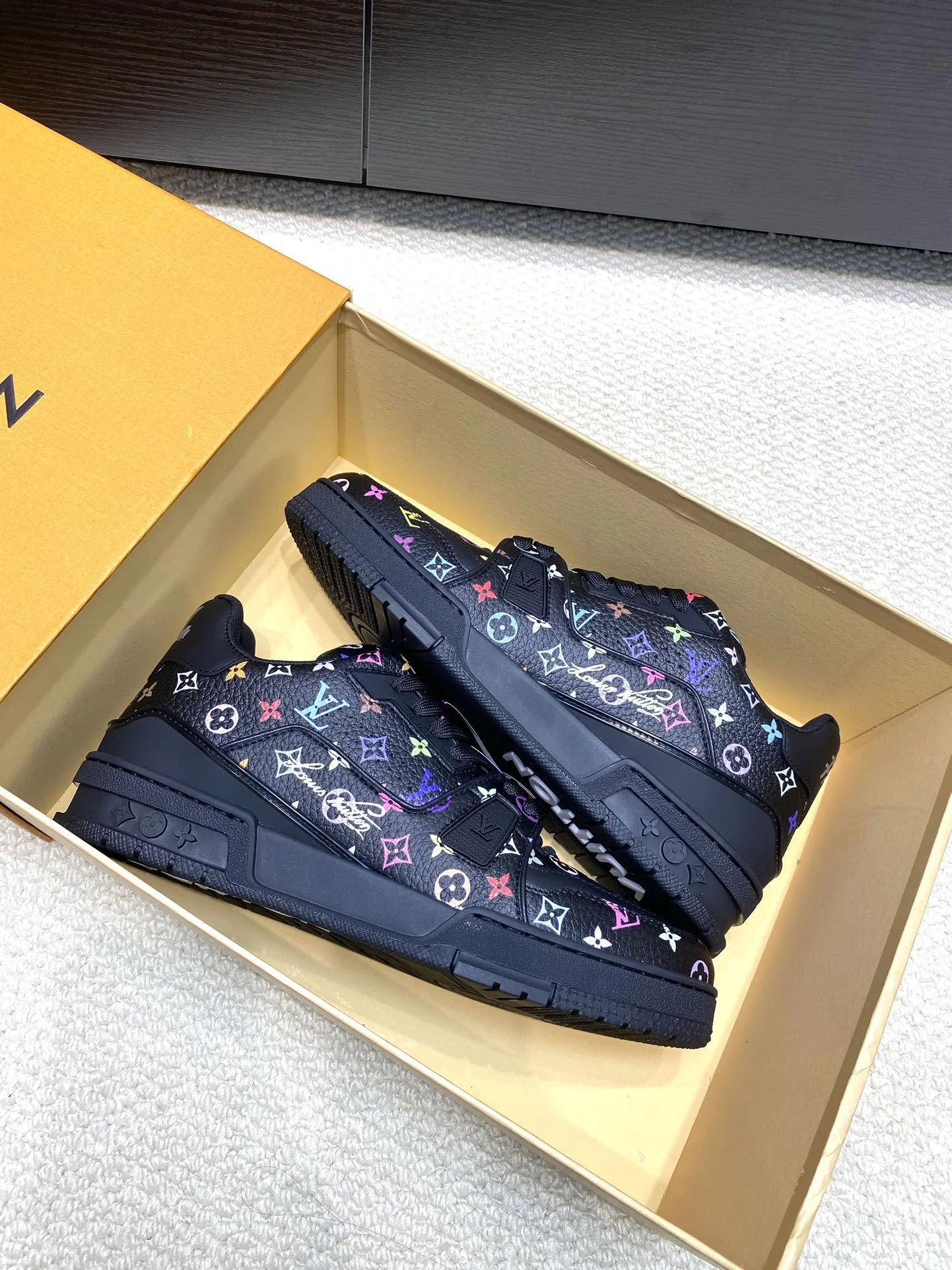 Refined Louis Vuitton Trainer Sneaker 31026