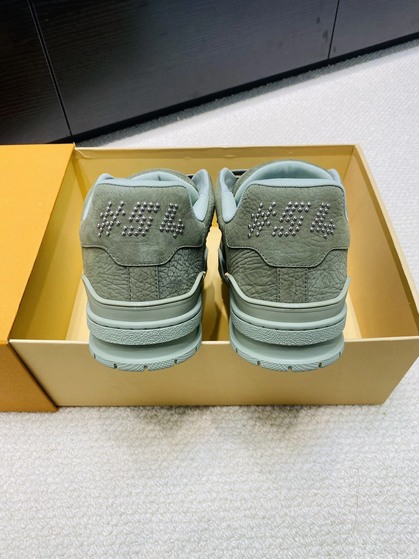 Practical Louis Vuitton Trainer Sneaker 30996