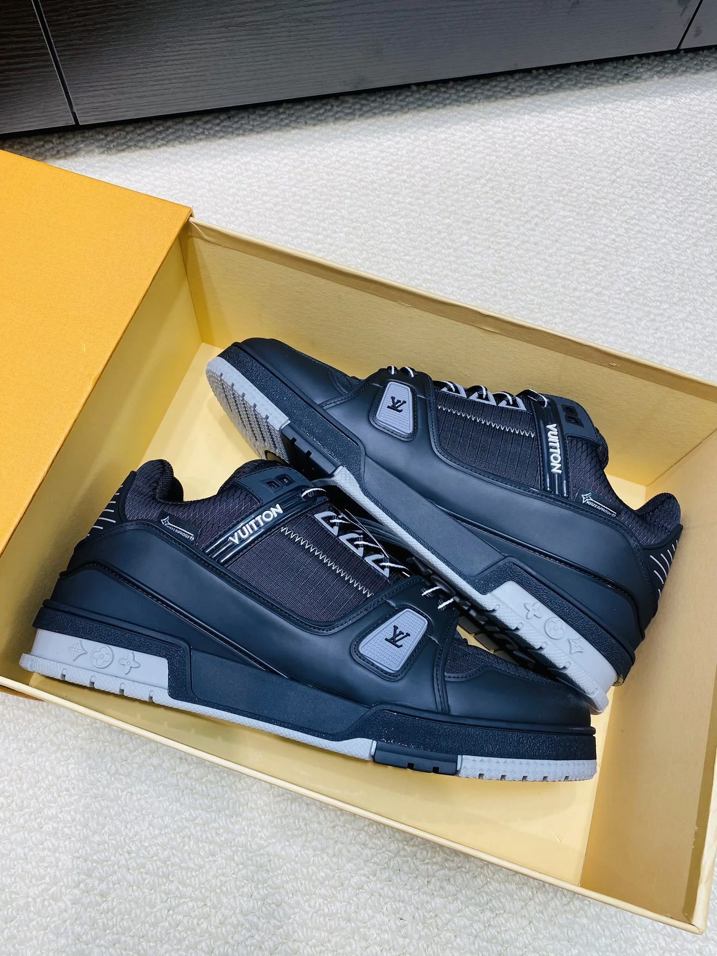 SmartChoice Louis Vuitton Trainer Sneaker 31021