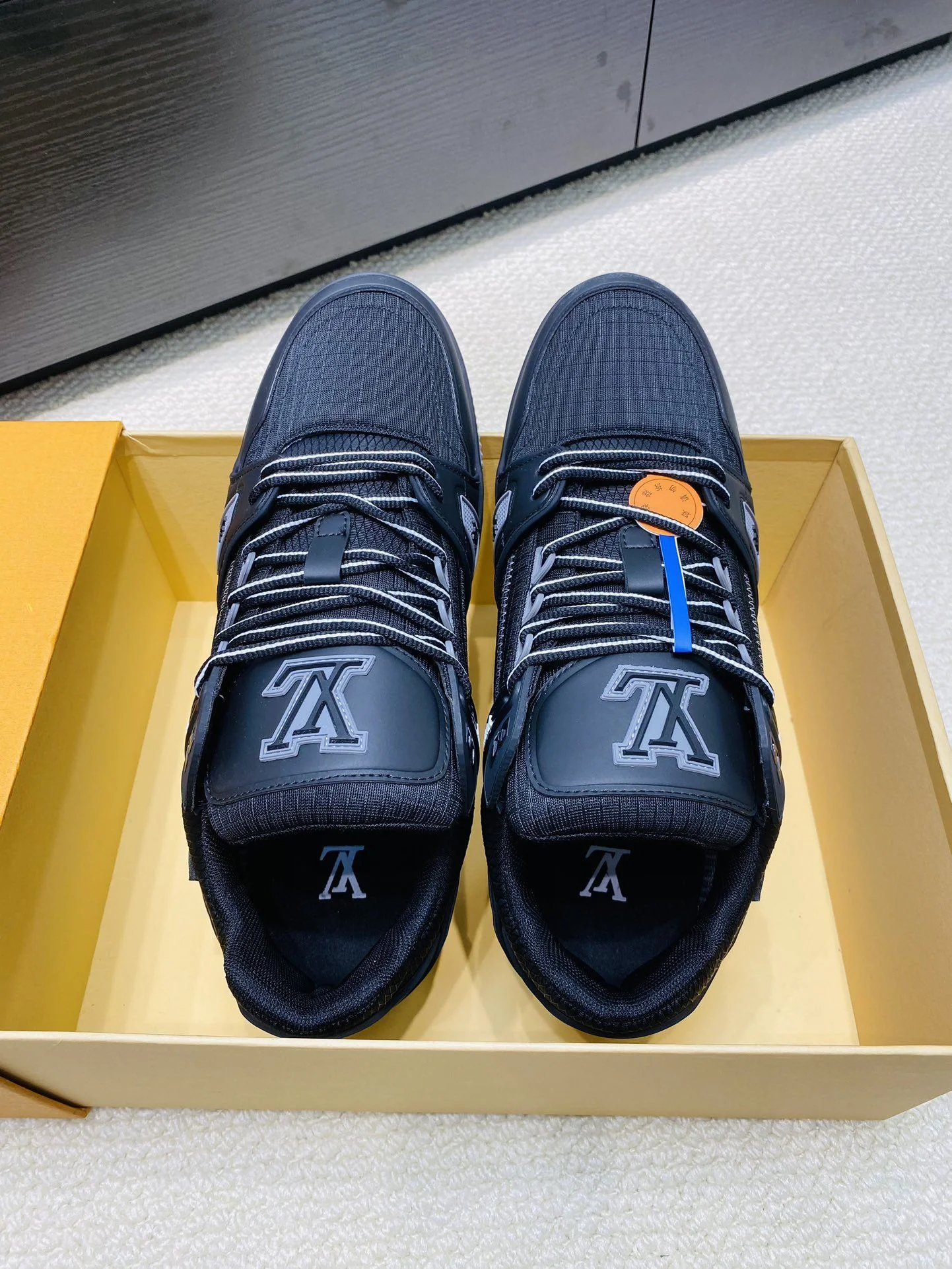 SmartChoice Louis Vuitton Trainer Sneaker 31021