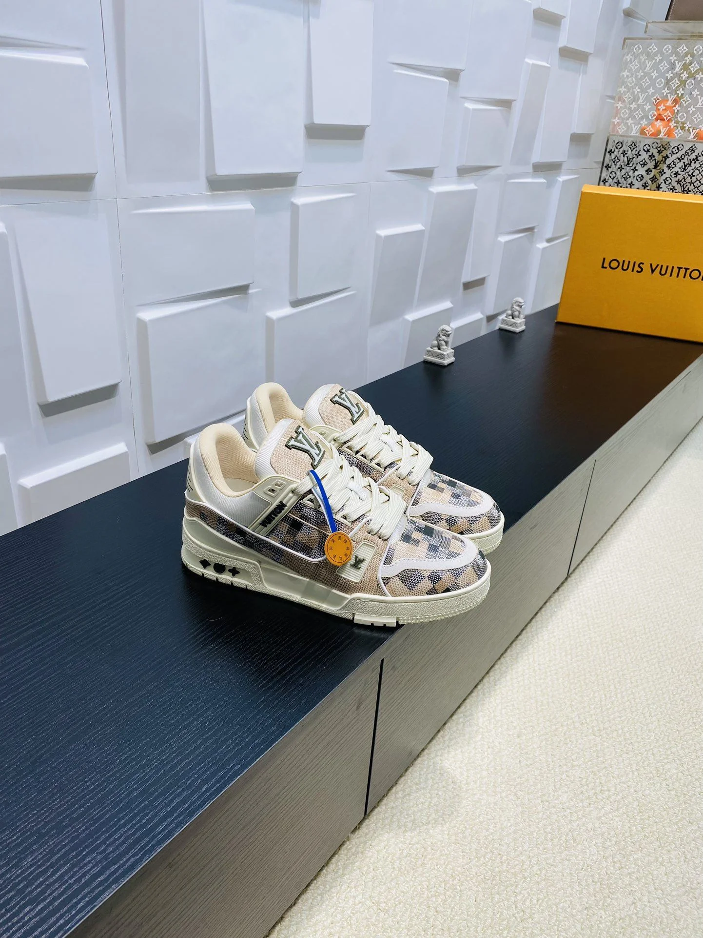 Louis Vuitton Trainer Sneaker MultiPurpose 31018