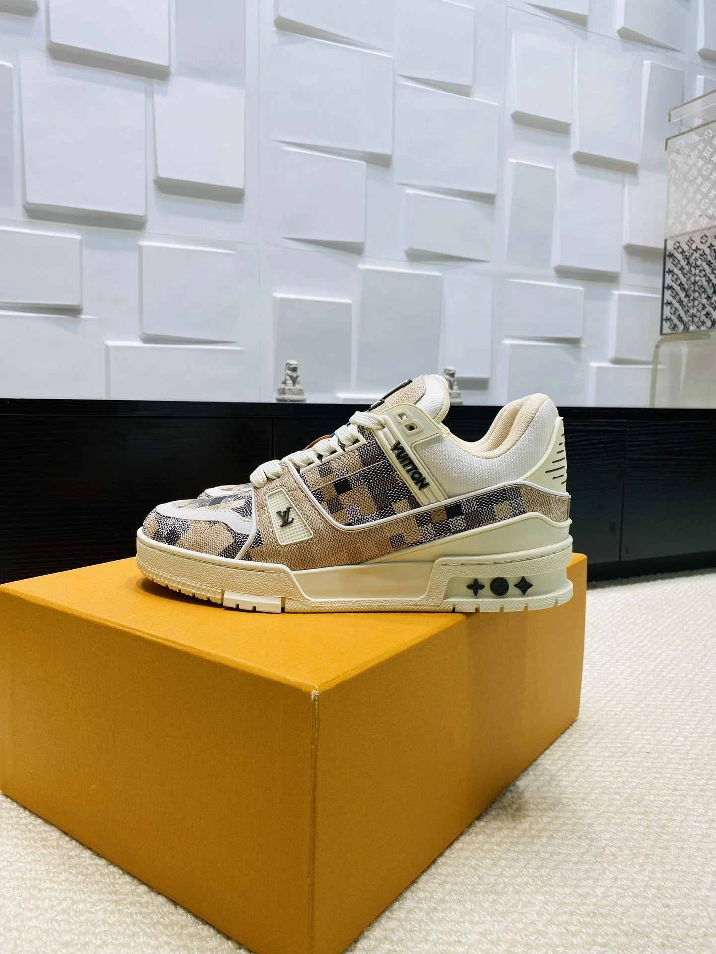 Louis Vuitton Trainer Sneaker MultiPurpose 31018