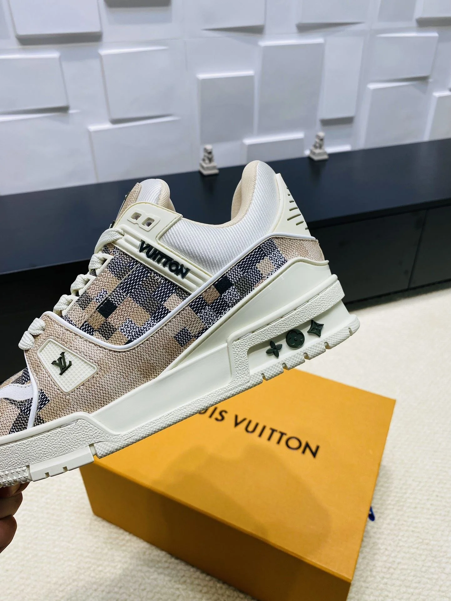 Louis Vuitton Trainer Sneaker MultiPurpose 31018