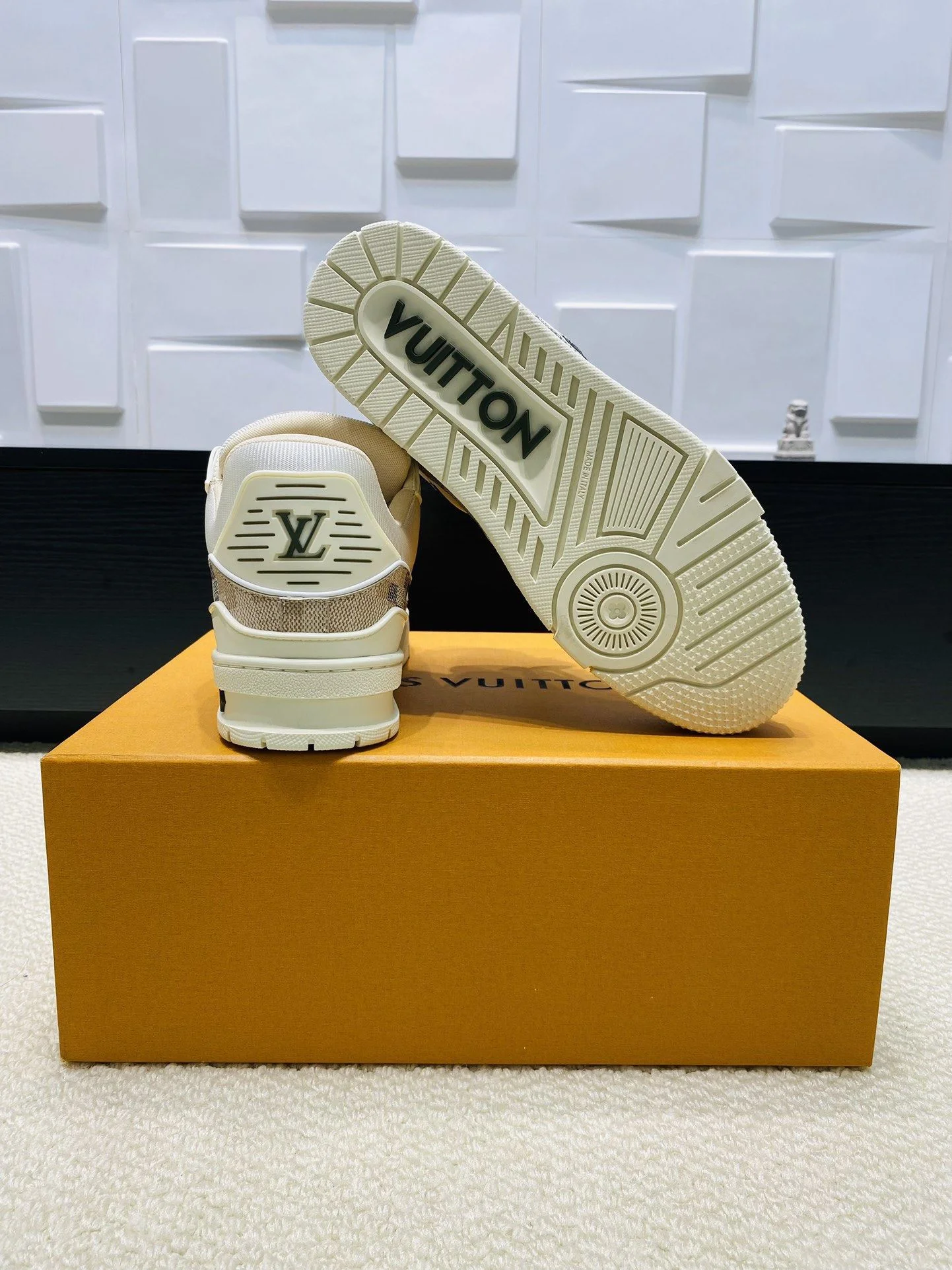 Louis Vuitton Trainer Sneaker MultiPurpose 31018