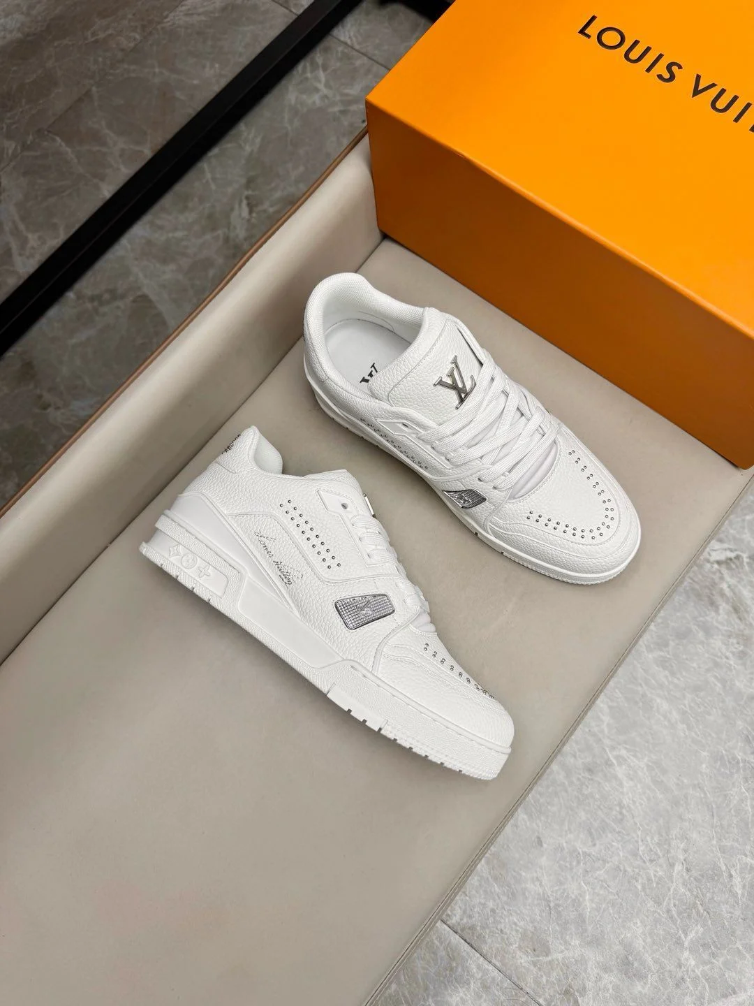 Louis Vuitton Trainer Sneaker FreshLook 31006