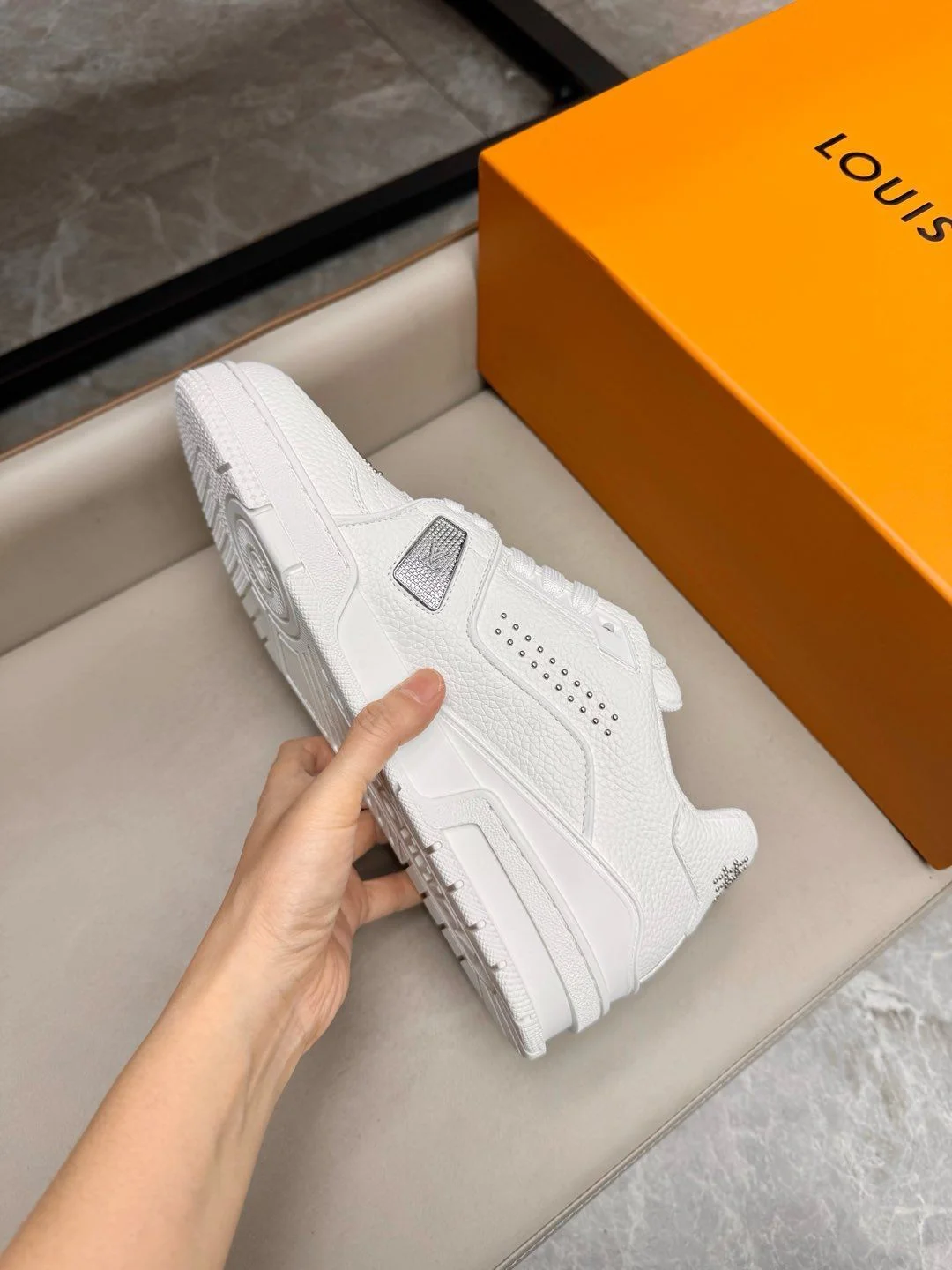 Louis Vuitton Trainer Sneaker FreshLook 31006