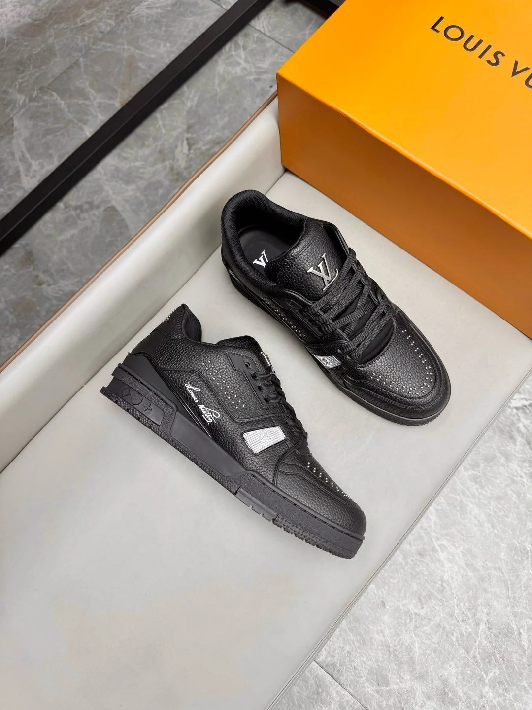 Louis Vuitton Trainer Sneaker WeatherProof 31002