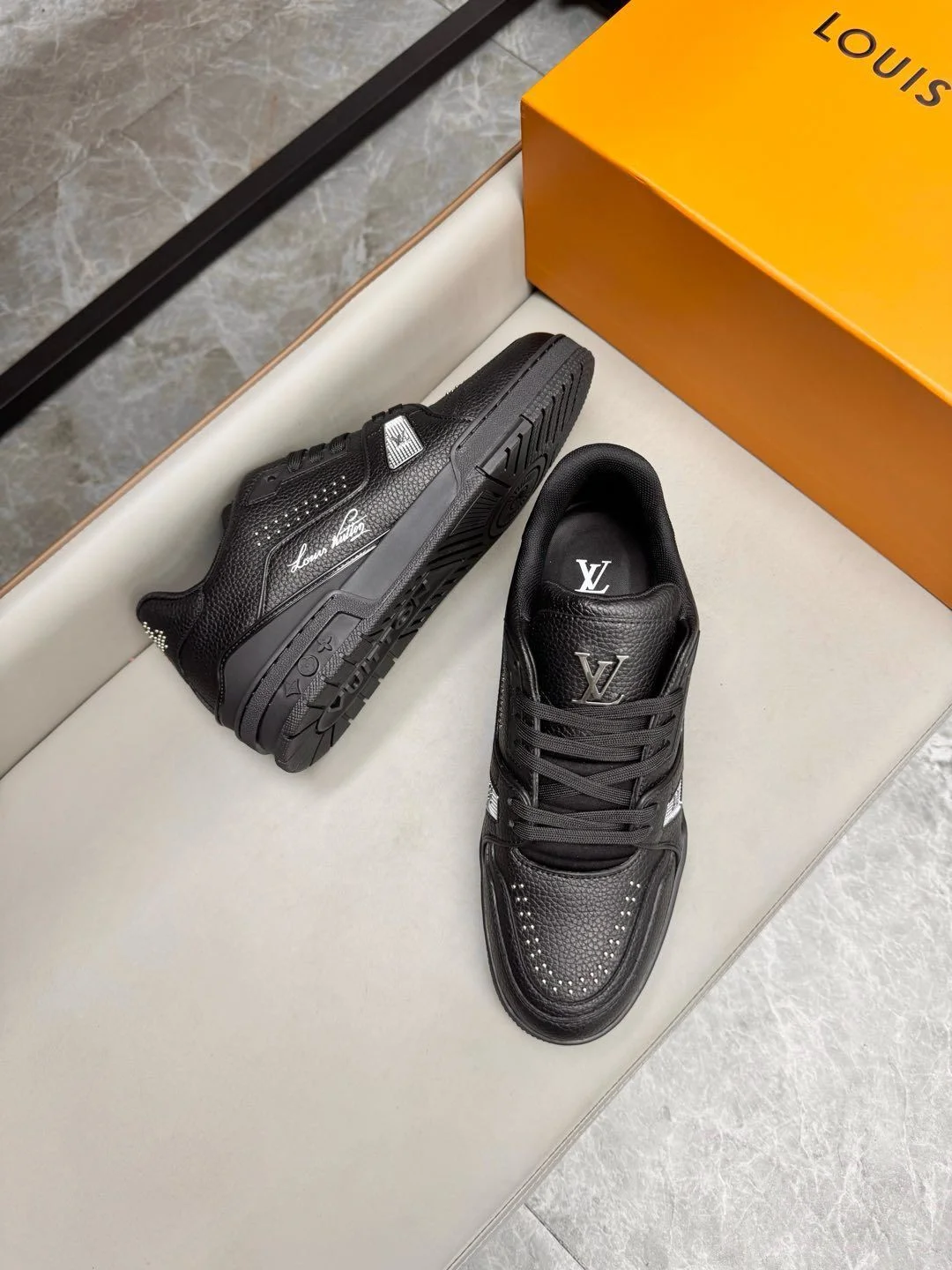 Louis Vuitton Trainer Sneaker WeatherProof 31002