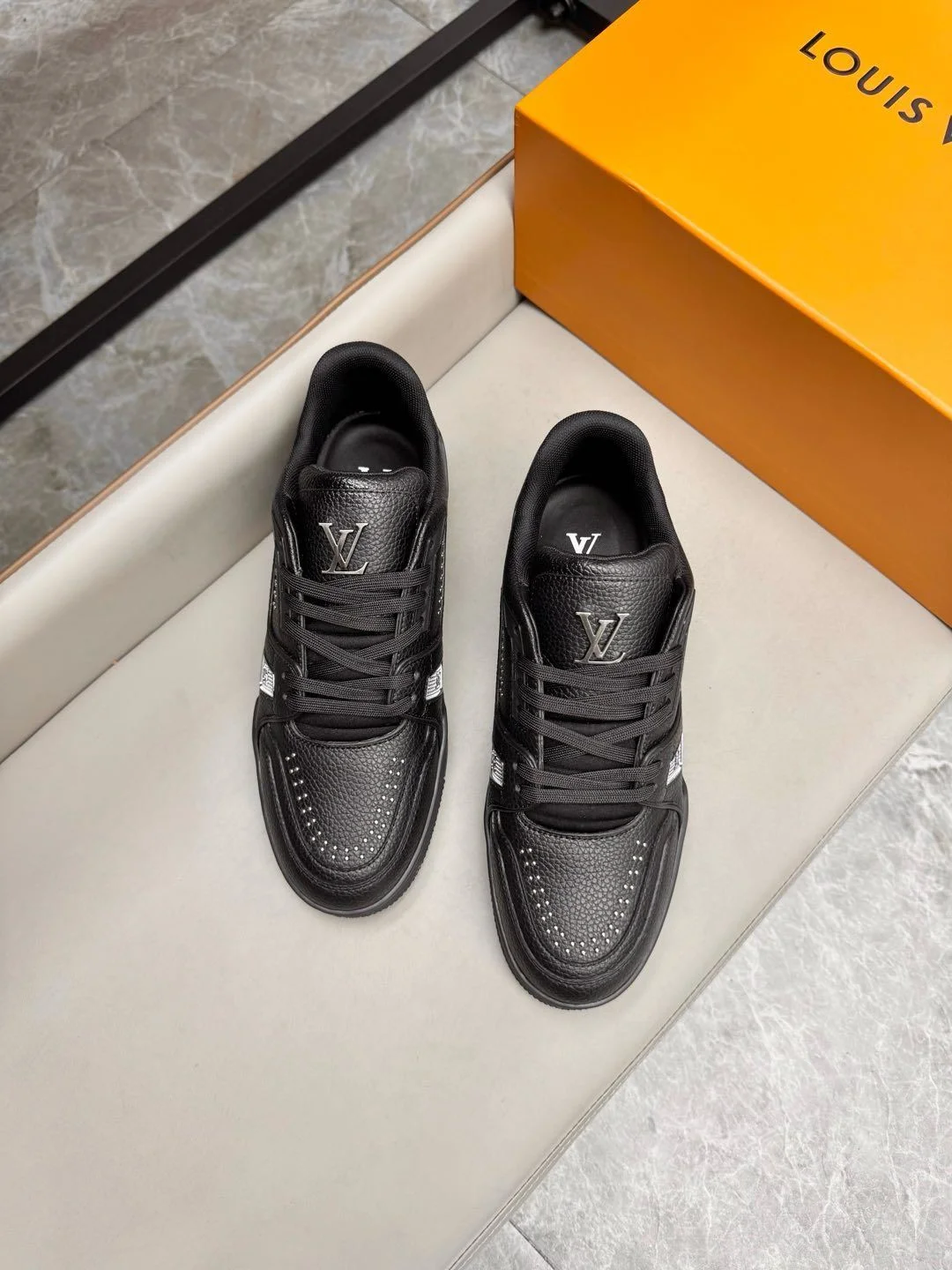 Louis Vuitton Trainer Sneaker WeatherProof 31002