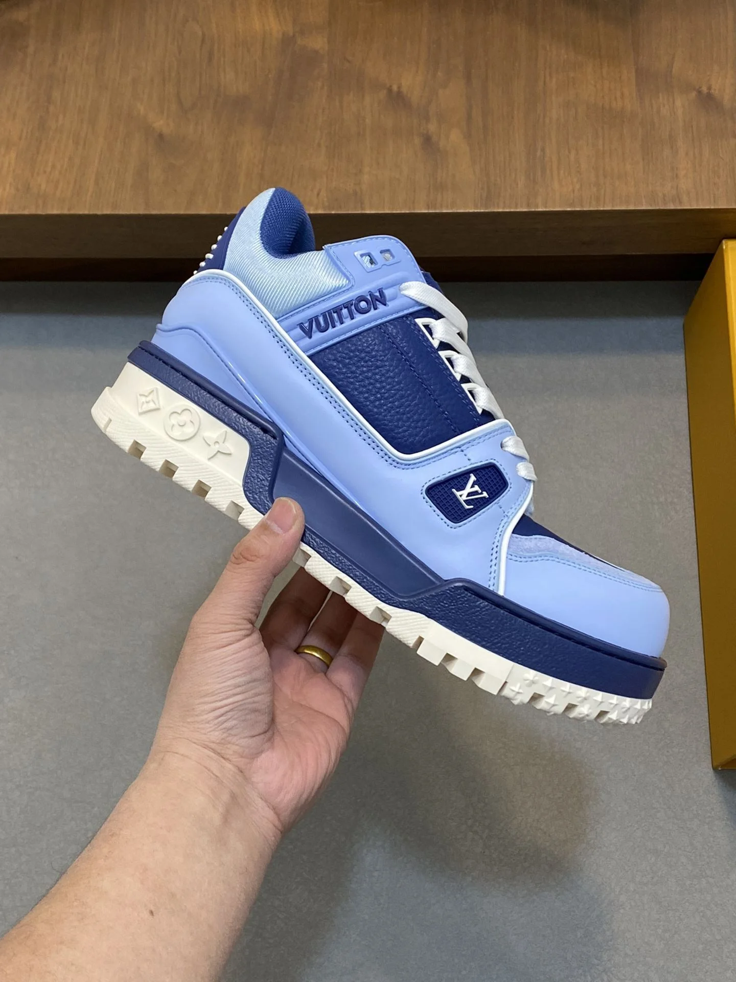 Louis Vuitton Trainer Sneaker Refined 30999