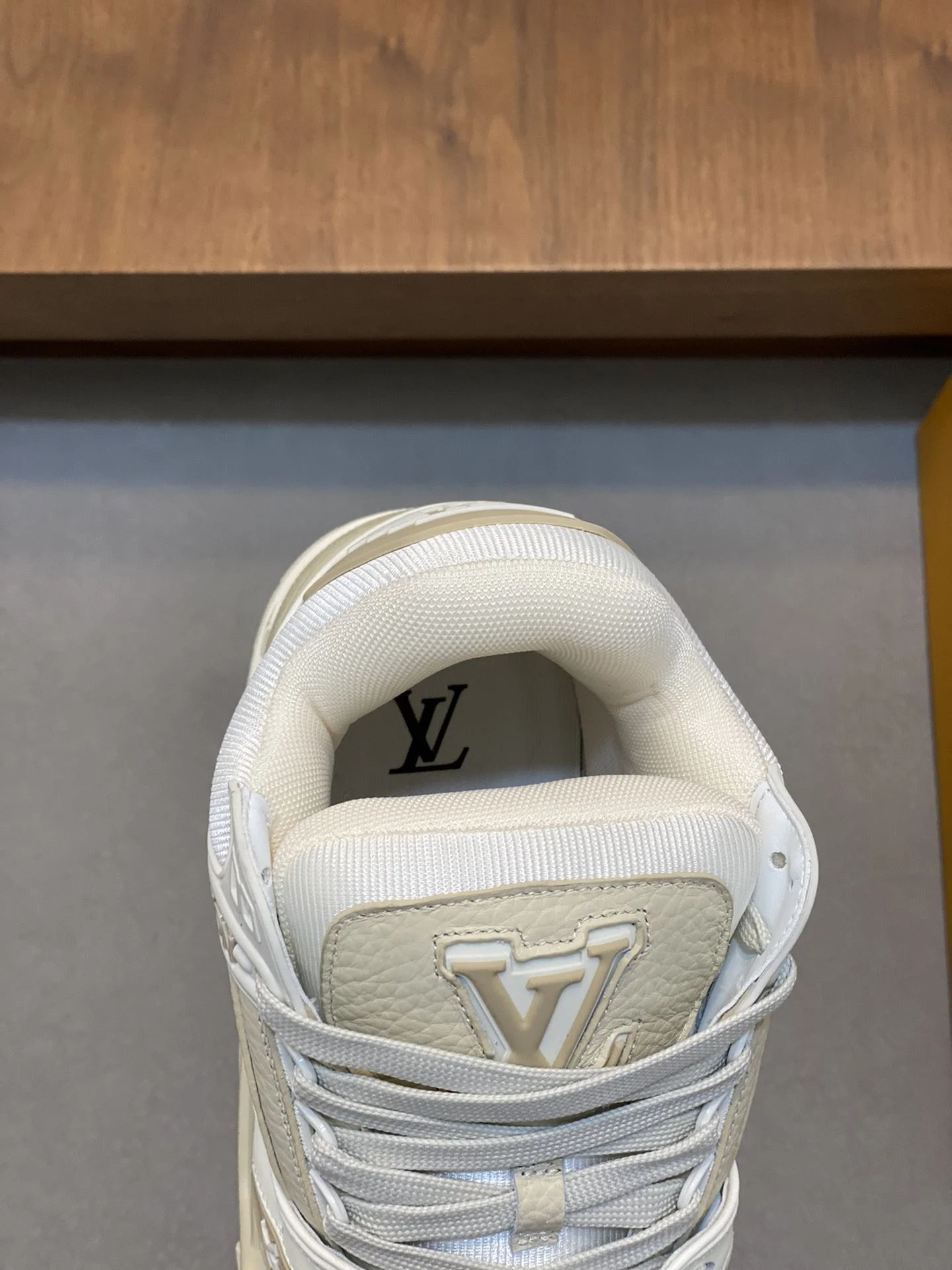 Louis Vuitton Trainer Sneaker Breathable 31010