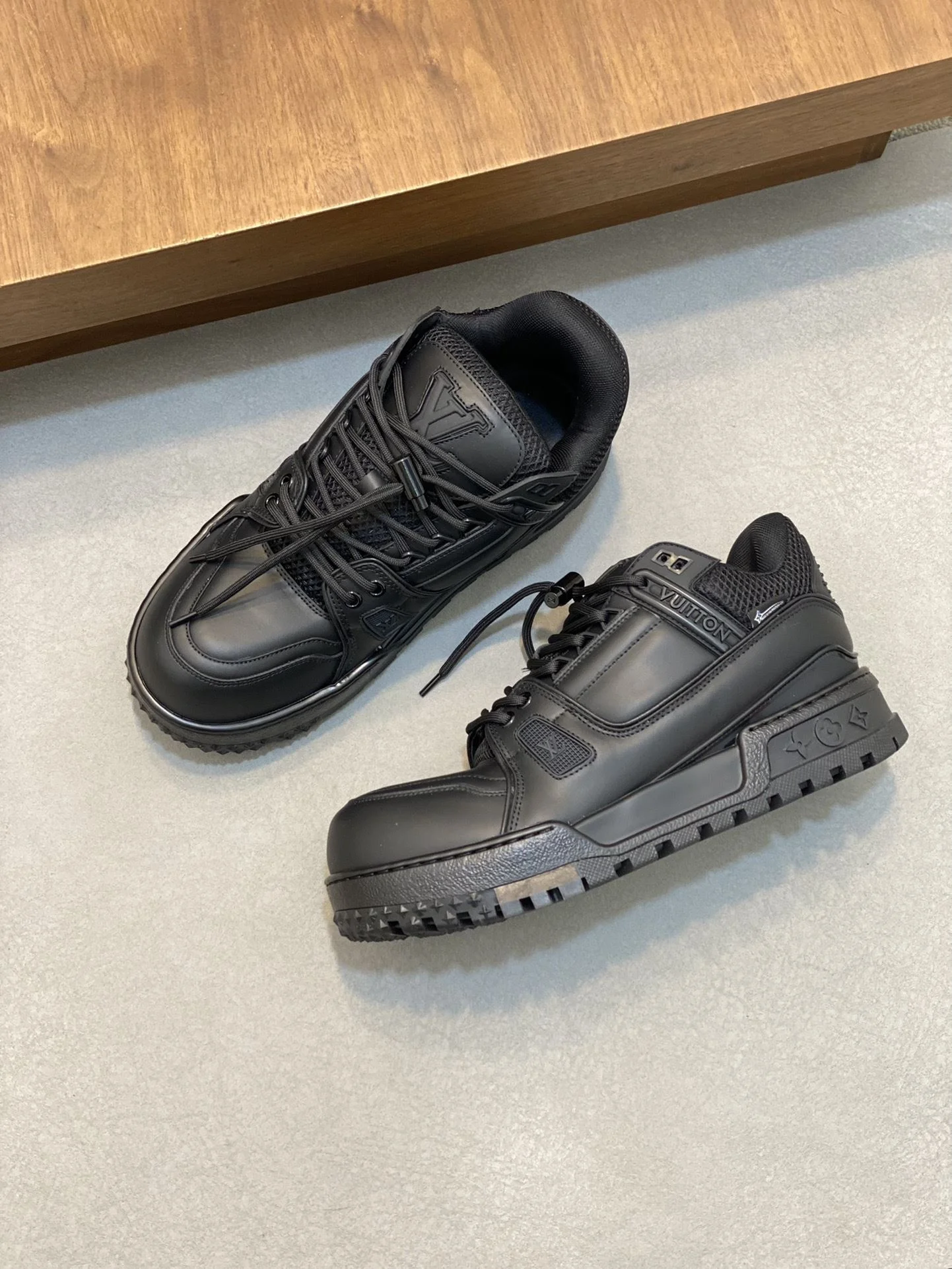 Louis Vuitton Trainer Sneaker Soft 30994