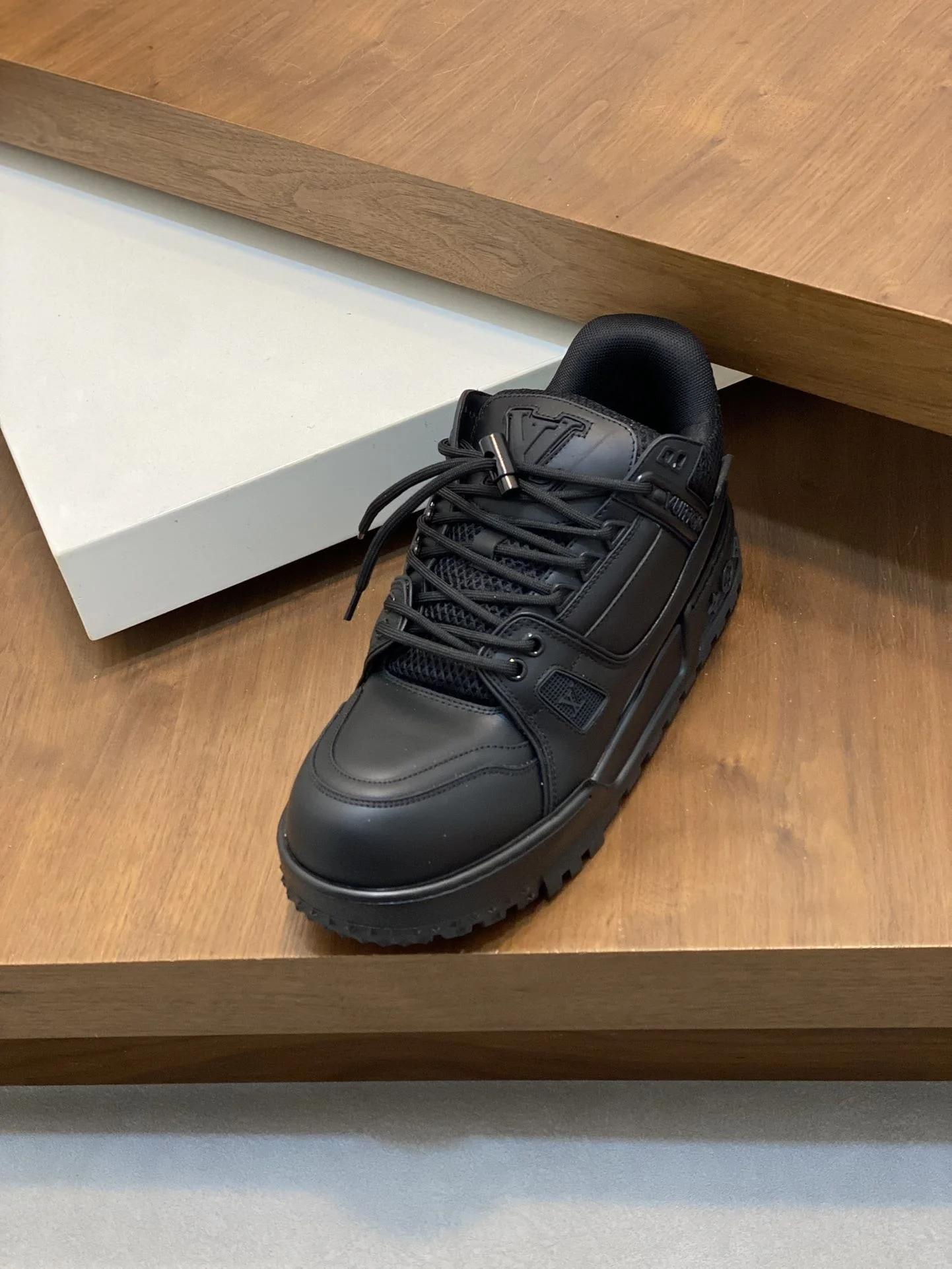 Louis Vuitton Trainer Sneaker Soft 30994