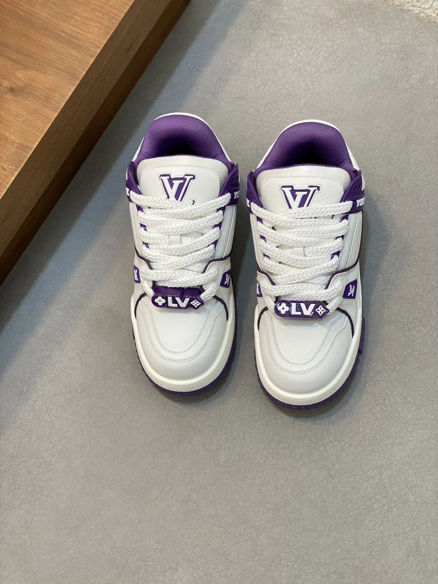 Louis Vuitton Trainer Sneaker ModernLook 31015