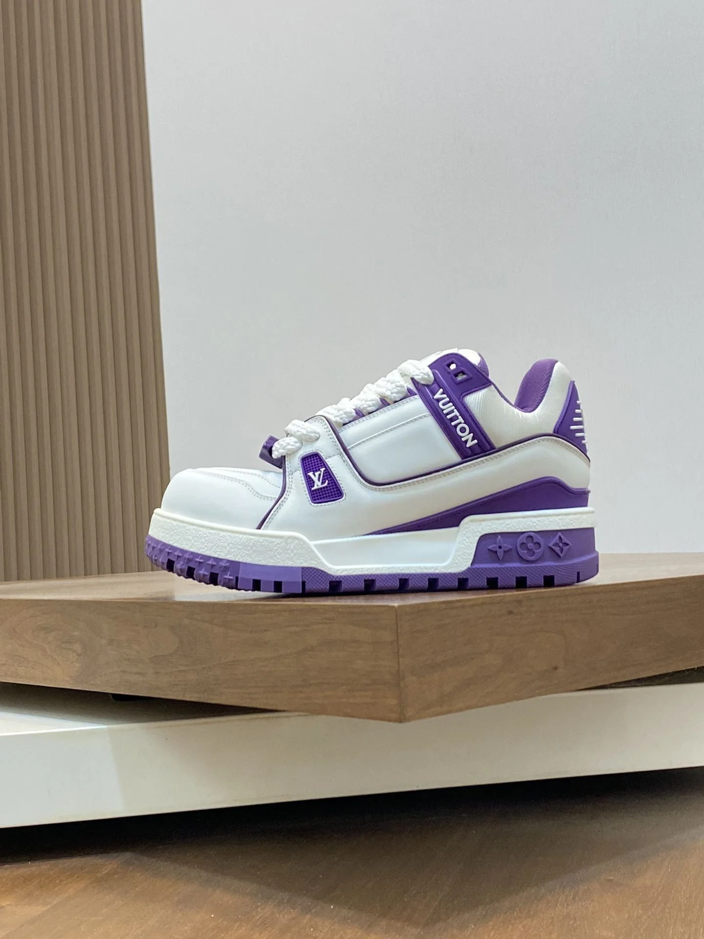 Louis Vuitton Trainer Sneaker ModernLook 31015