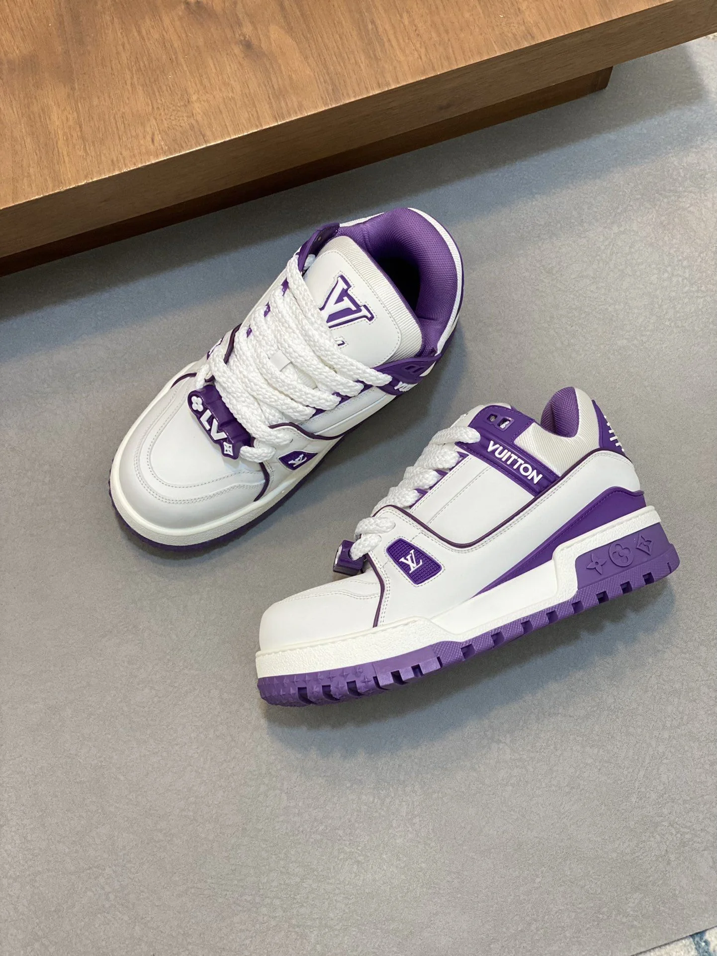Louis Vuitton Trainer Sneaker ModernLook 31015