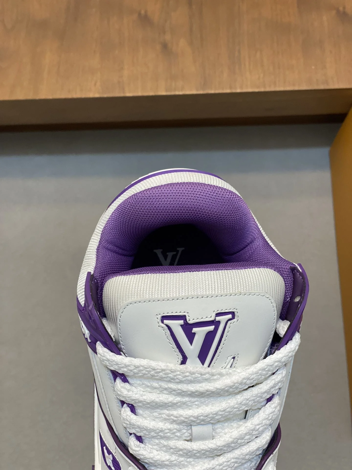 Louis Vuitton Trainer Sneaker ModernLook 31015