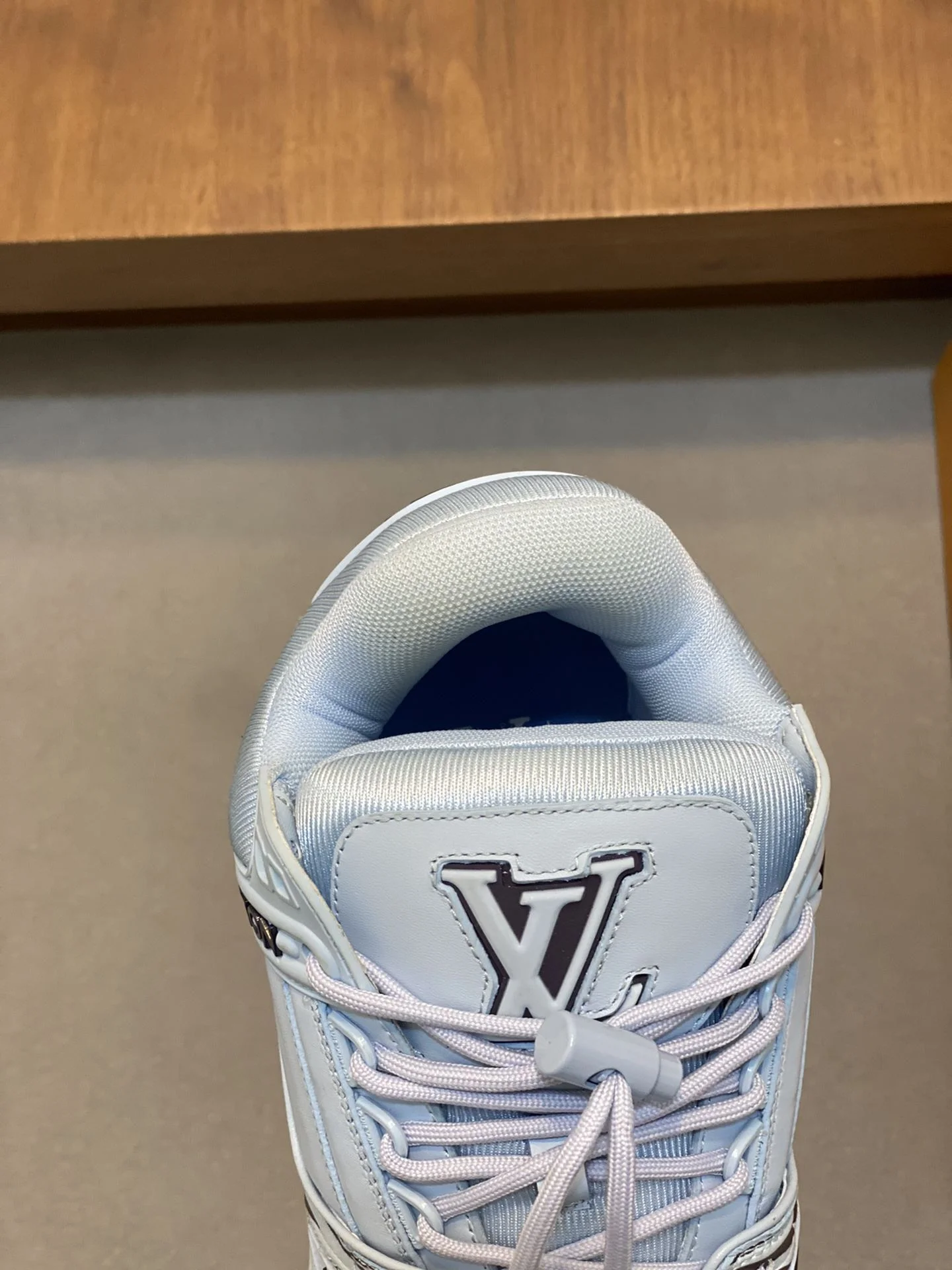 Louis Vuitton Trainer Sneaker Premium 30998