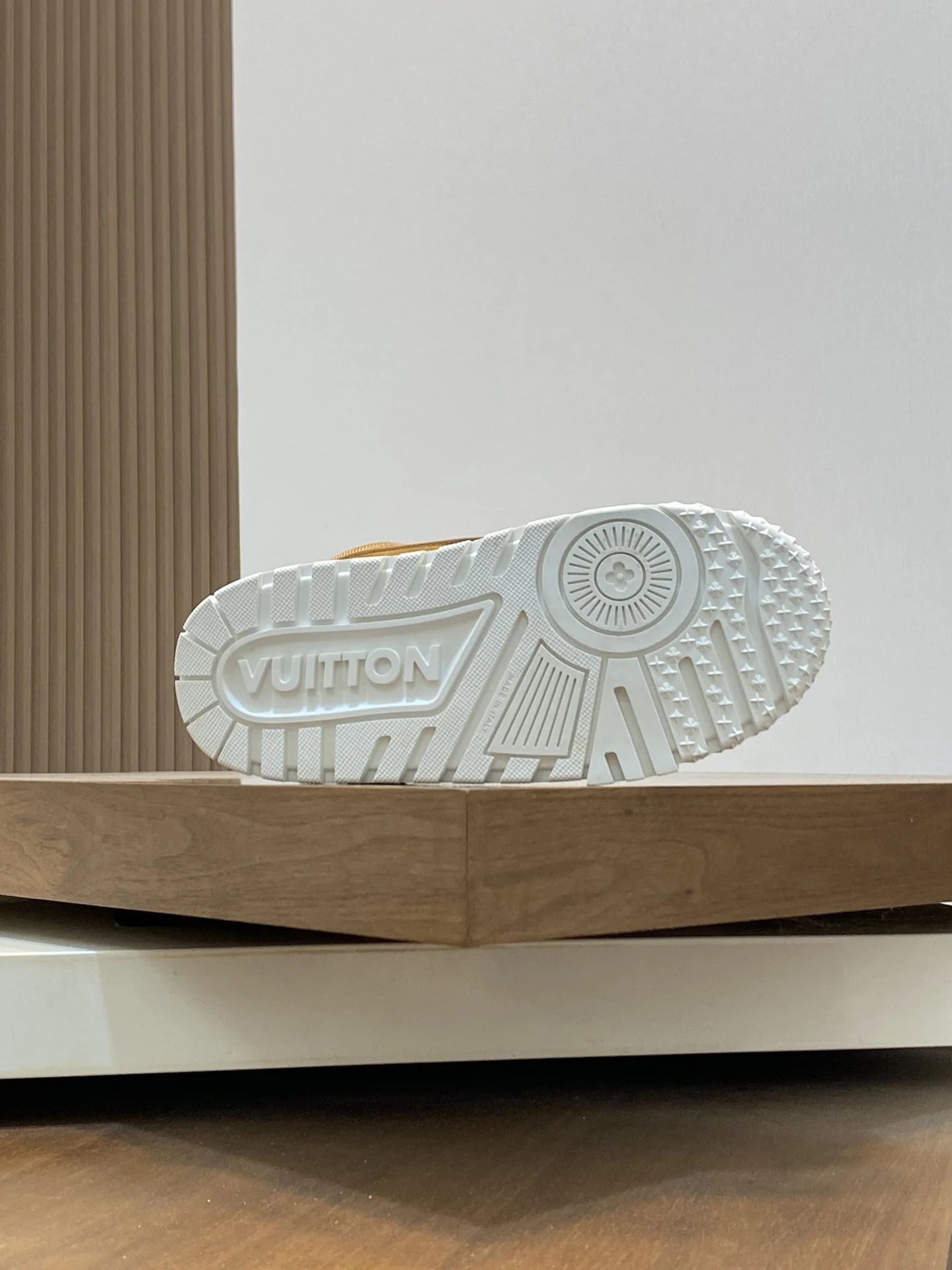 Louis Vuitton Trainer Sneaker Trendsetting 31011
