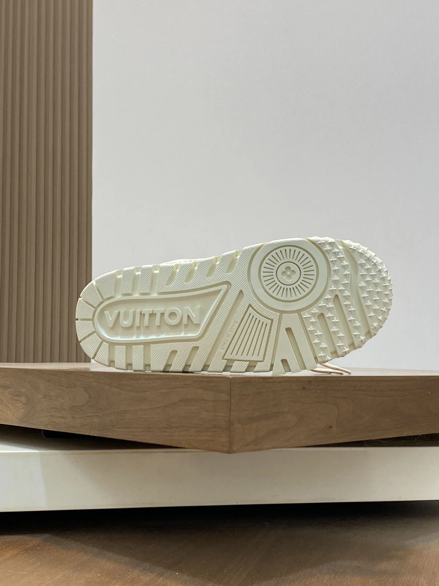Louis Vuitton Trainer Sneaker Contemporary 31000