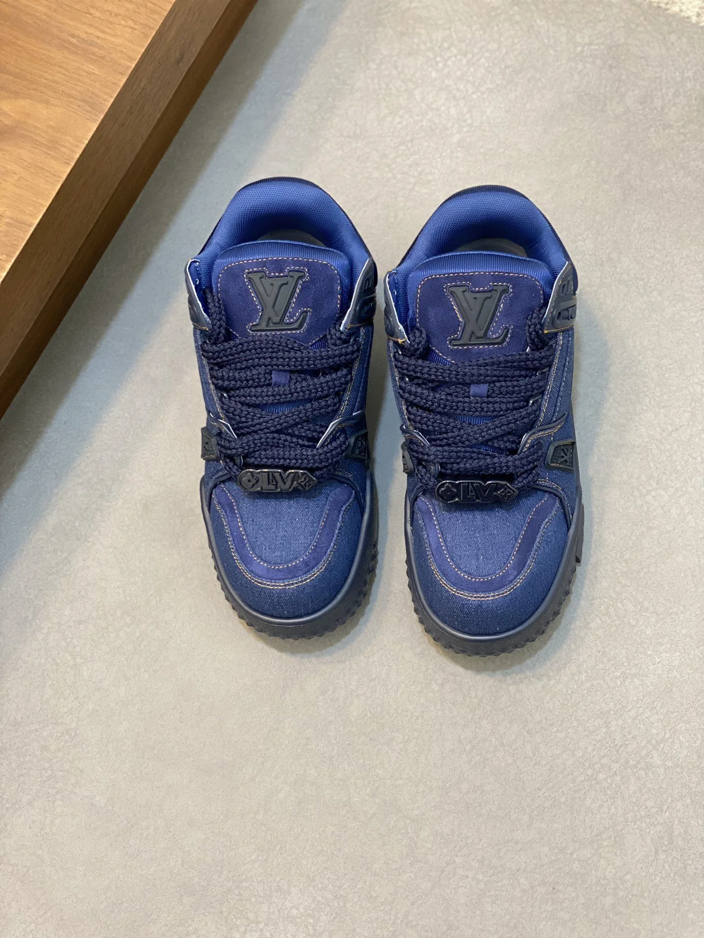 Louis Vuitton Trainer Sneaker OnTrend 31009
