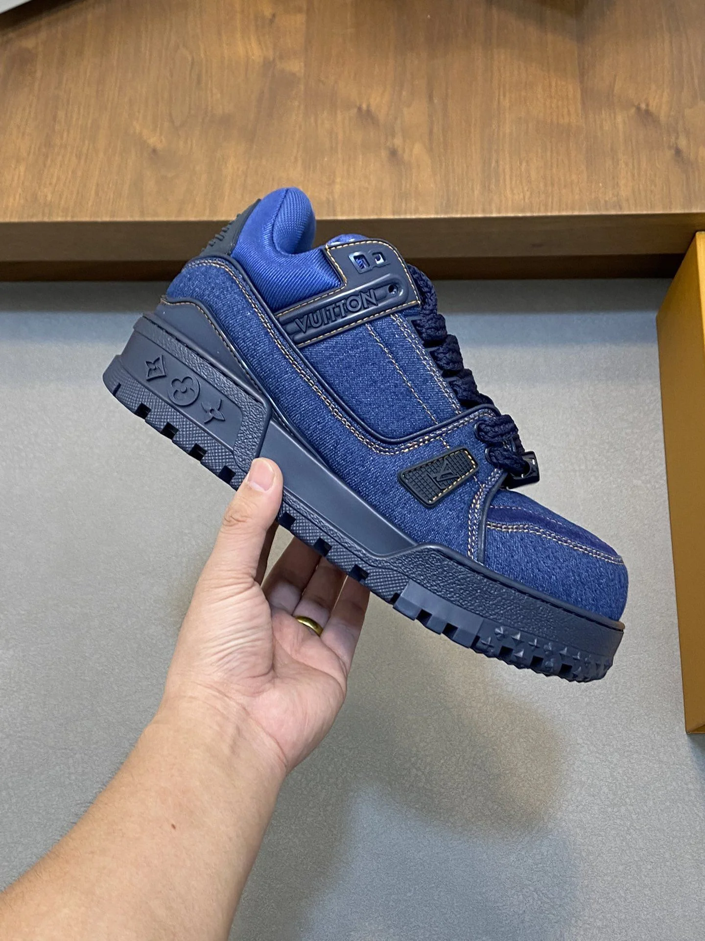 Louis Vuitton Trainer Sneaker OnTrend 31009
