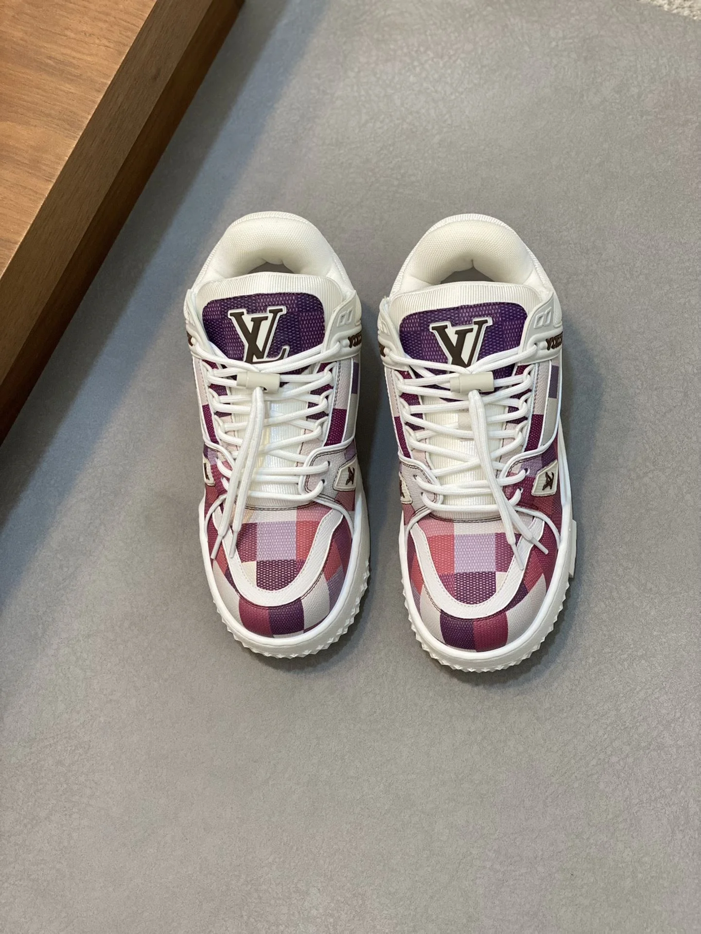 Modern Louis Vuitton Trainer Sneaker 31004