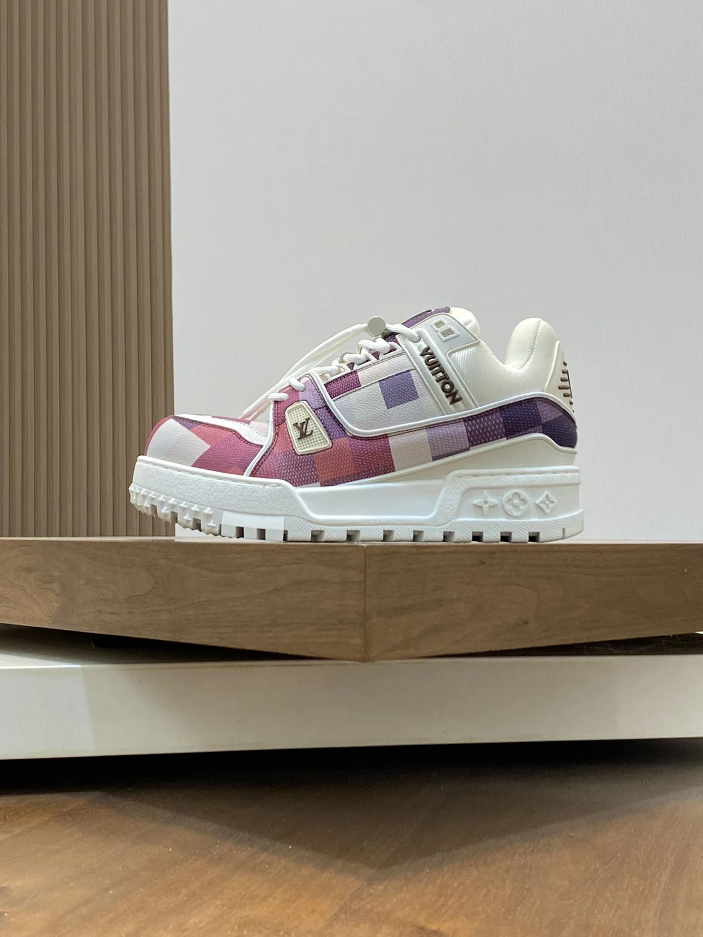 Modern Louis Vuitton Trainer Sneaker 31004