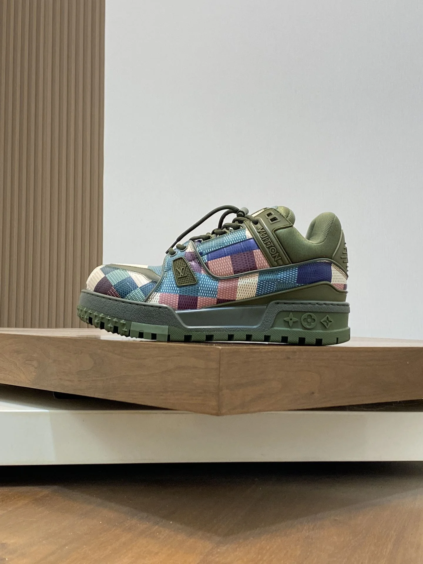Louis Vuitton Trainer Sneaker HighPerformance 31005
