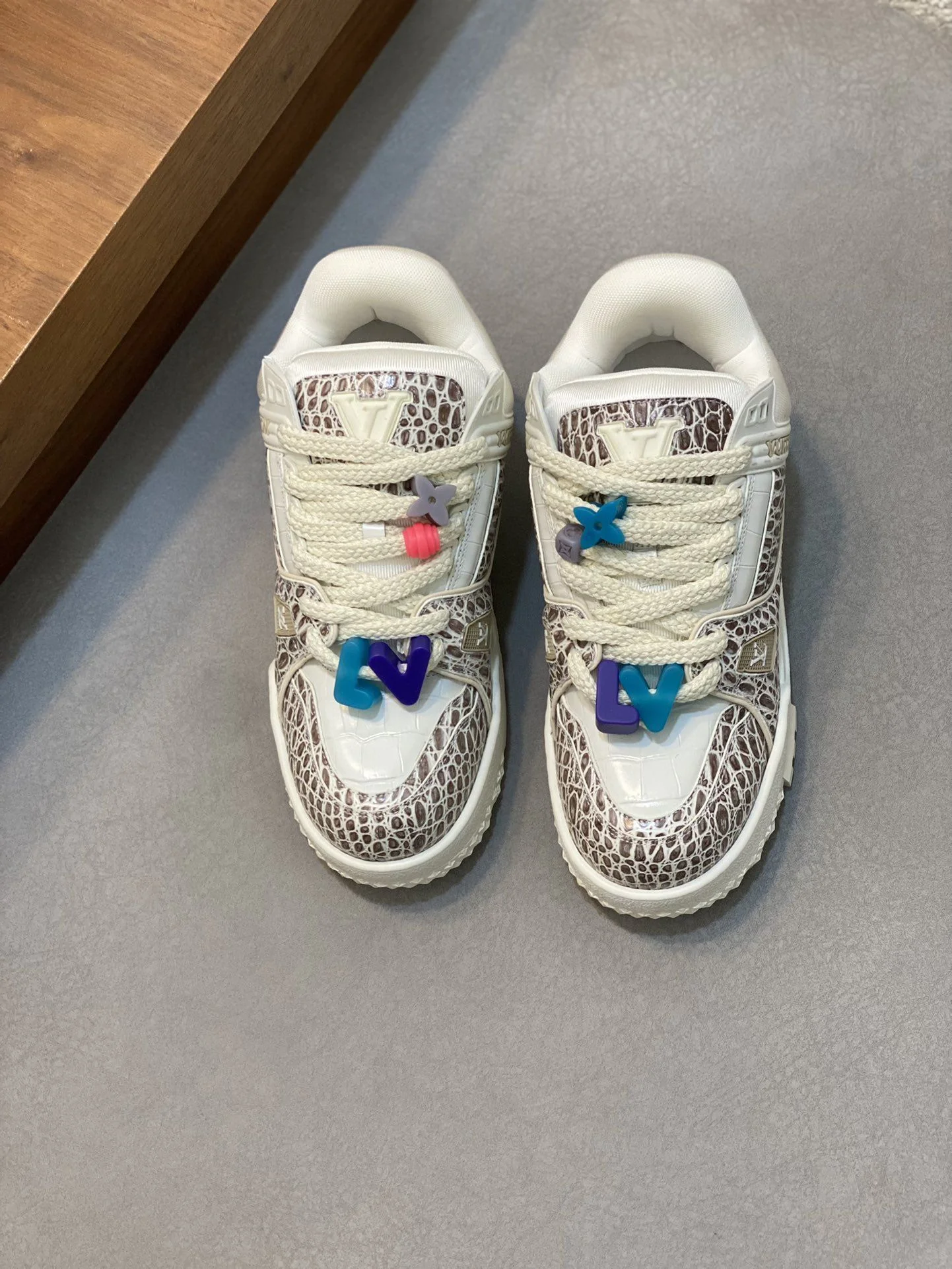 Louis Vuitton Trainer Sneaker Unique 30991
