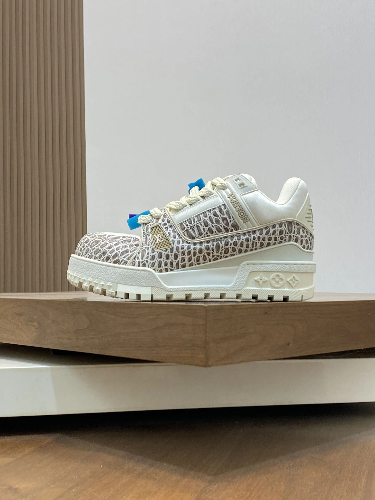 Louis Vuitton Trainer Sneaker Unique 30991