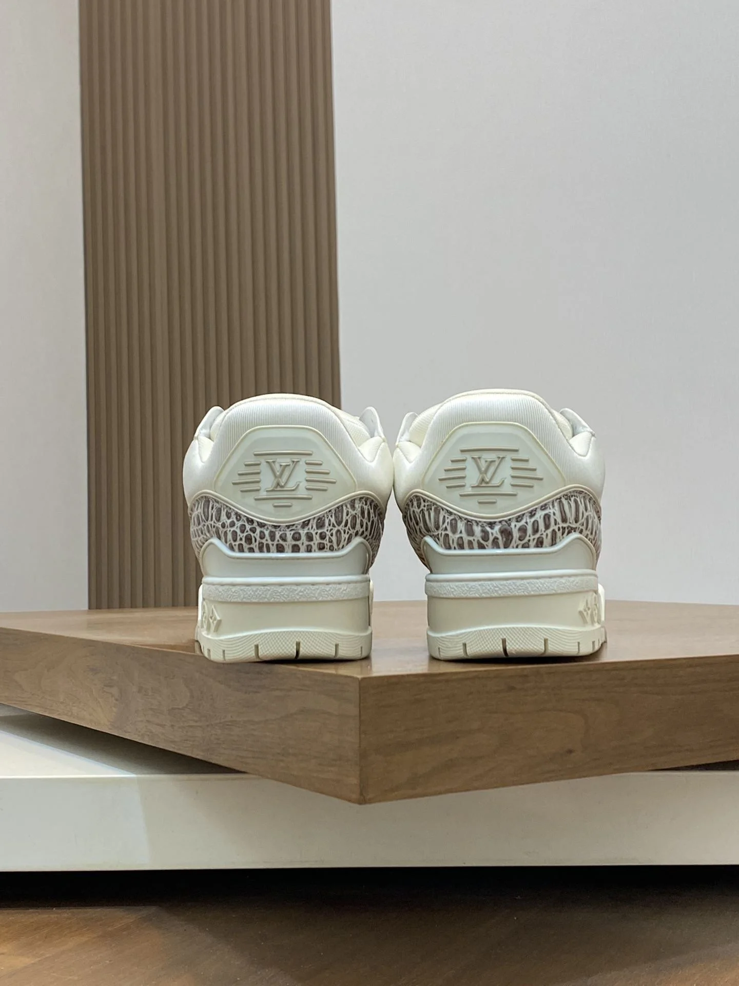 Louis Vuitton Trainer Sneaker Unique 30991