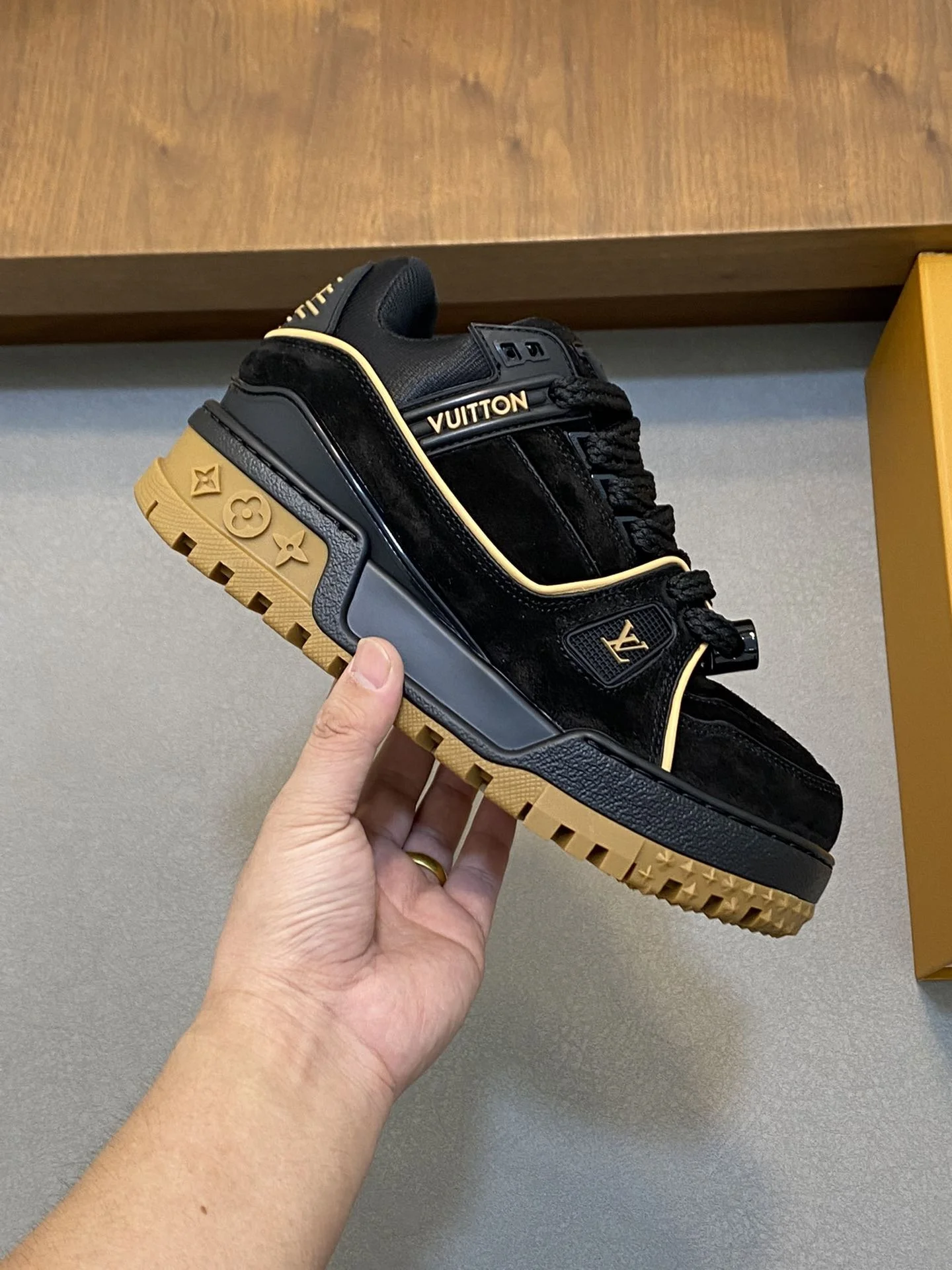 Louis Vuitton Trainer Sneaker Breathable 30988
