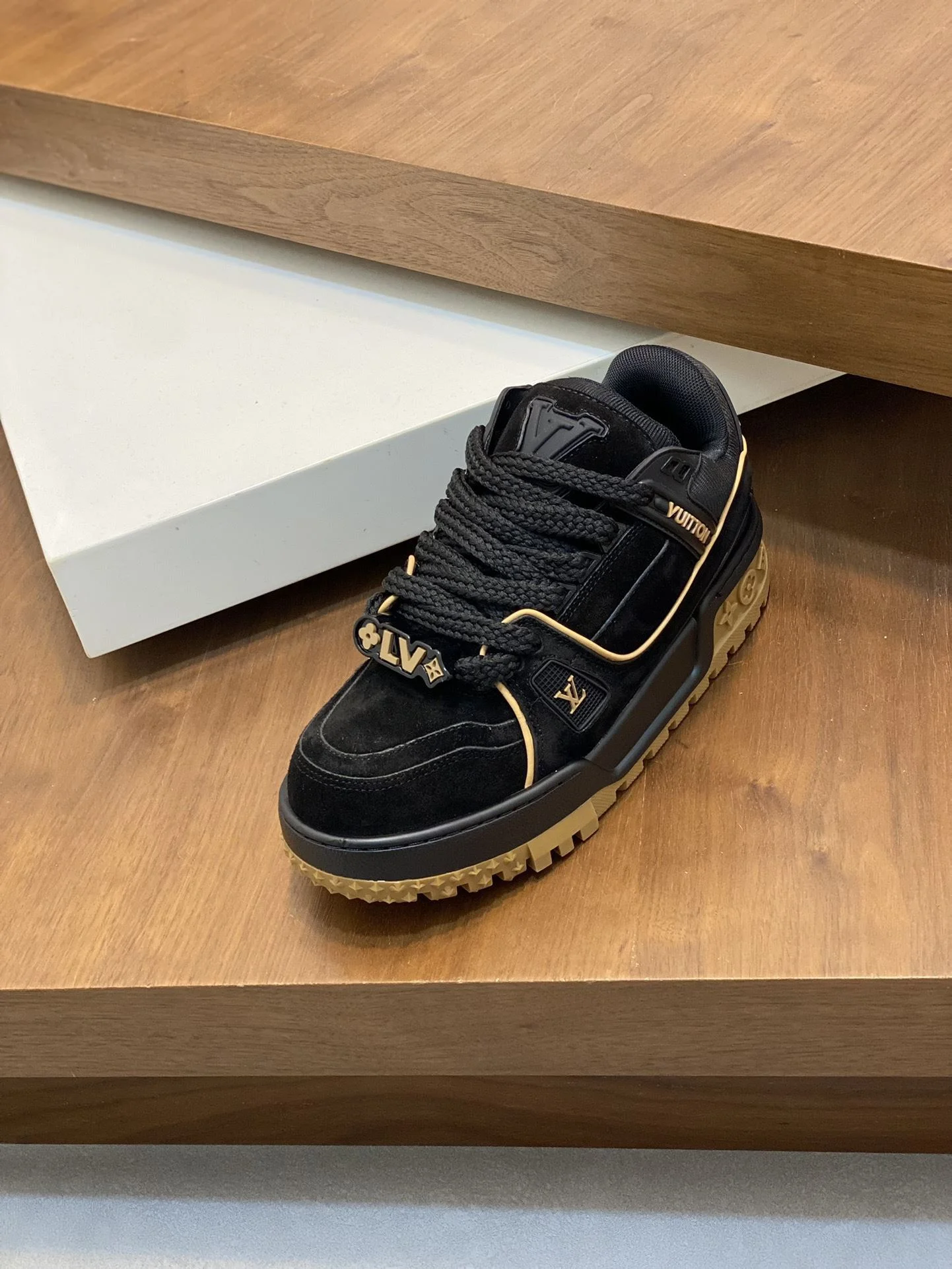 Louis Vuitton Trainer Sneaker Breathable 30988