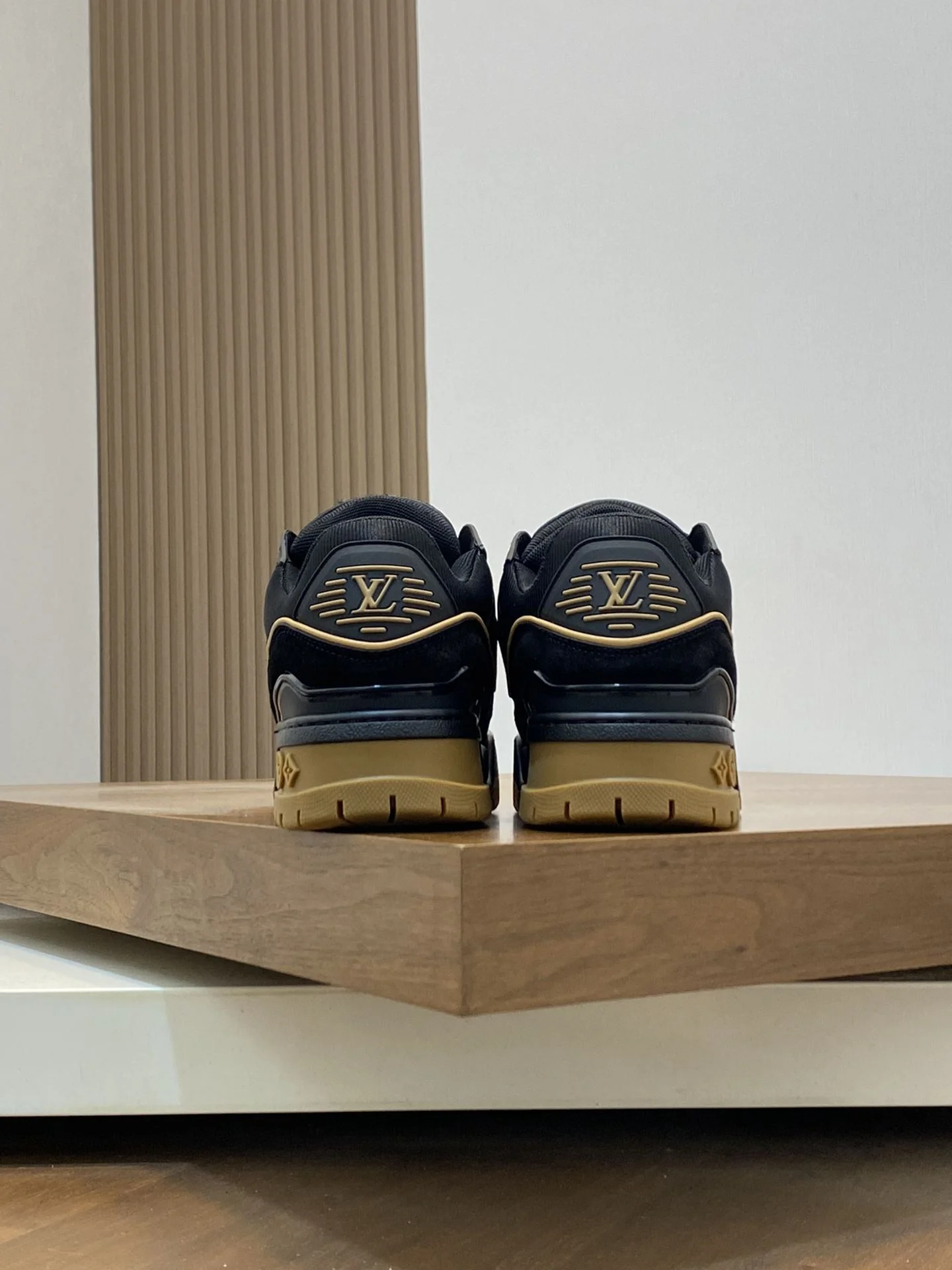 Louis Vuitton Trainer Sneaker Breathable 30988
