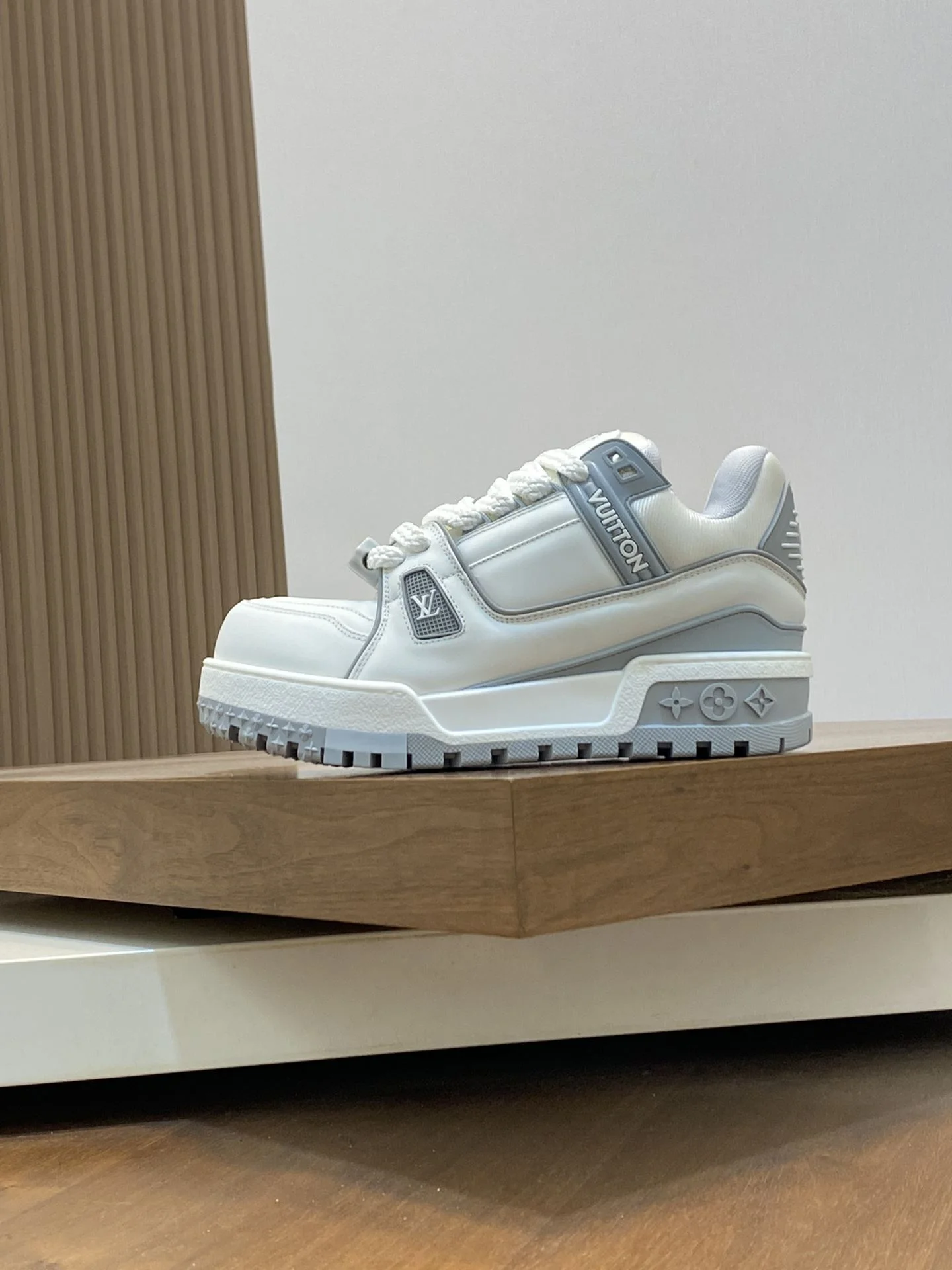 Resilient Louis Vuitton Trainer Sneaker 30990