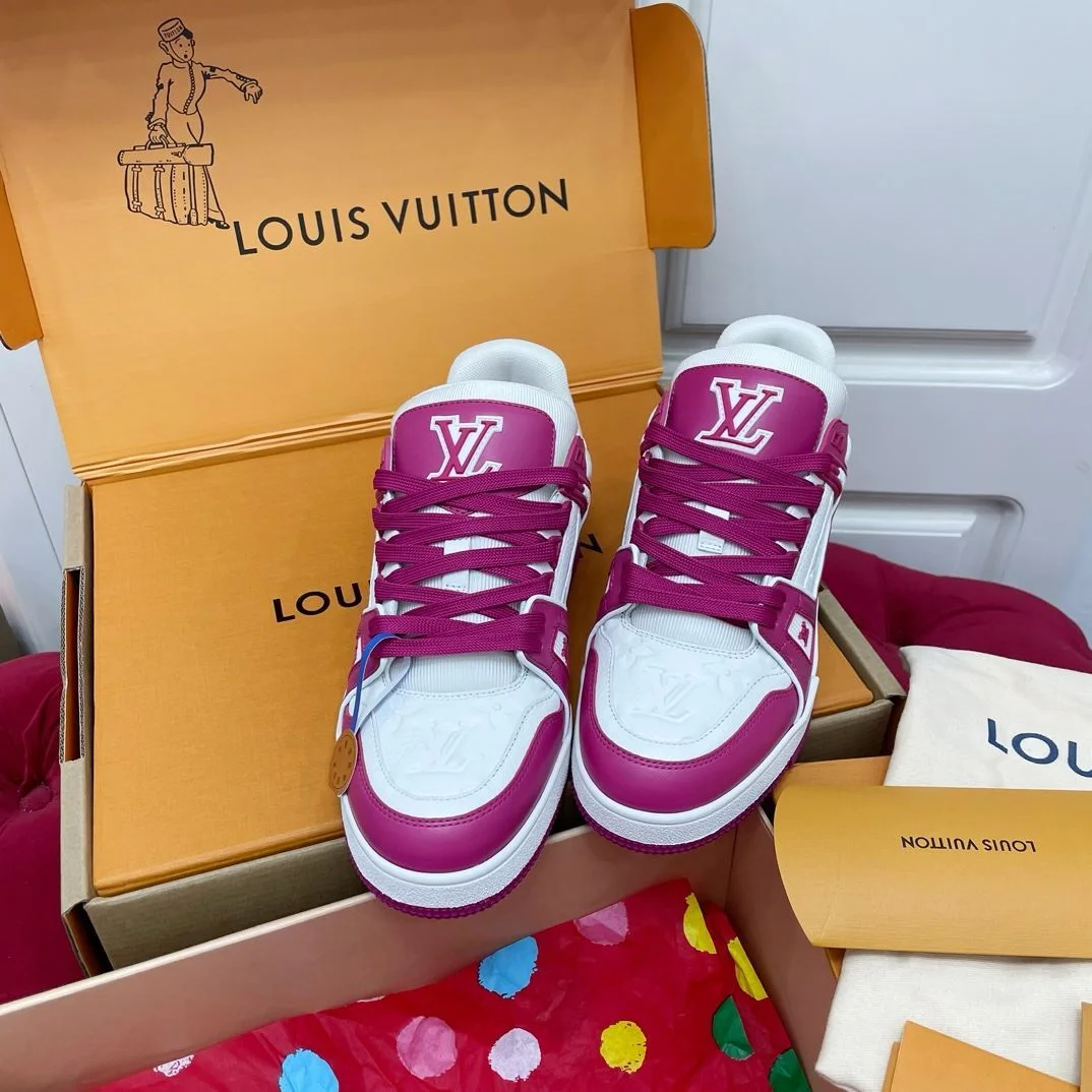 Louis Vuitton Trainer Sneaker UrbanChic 30987