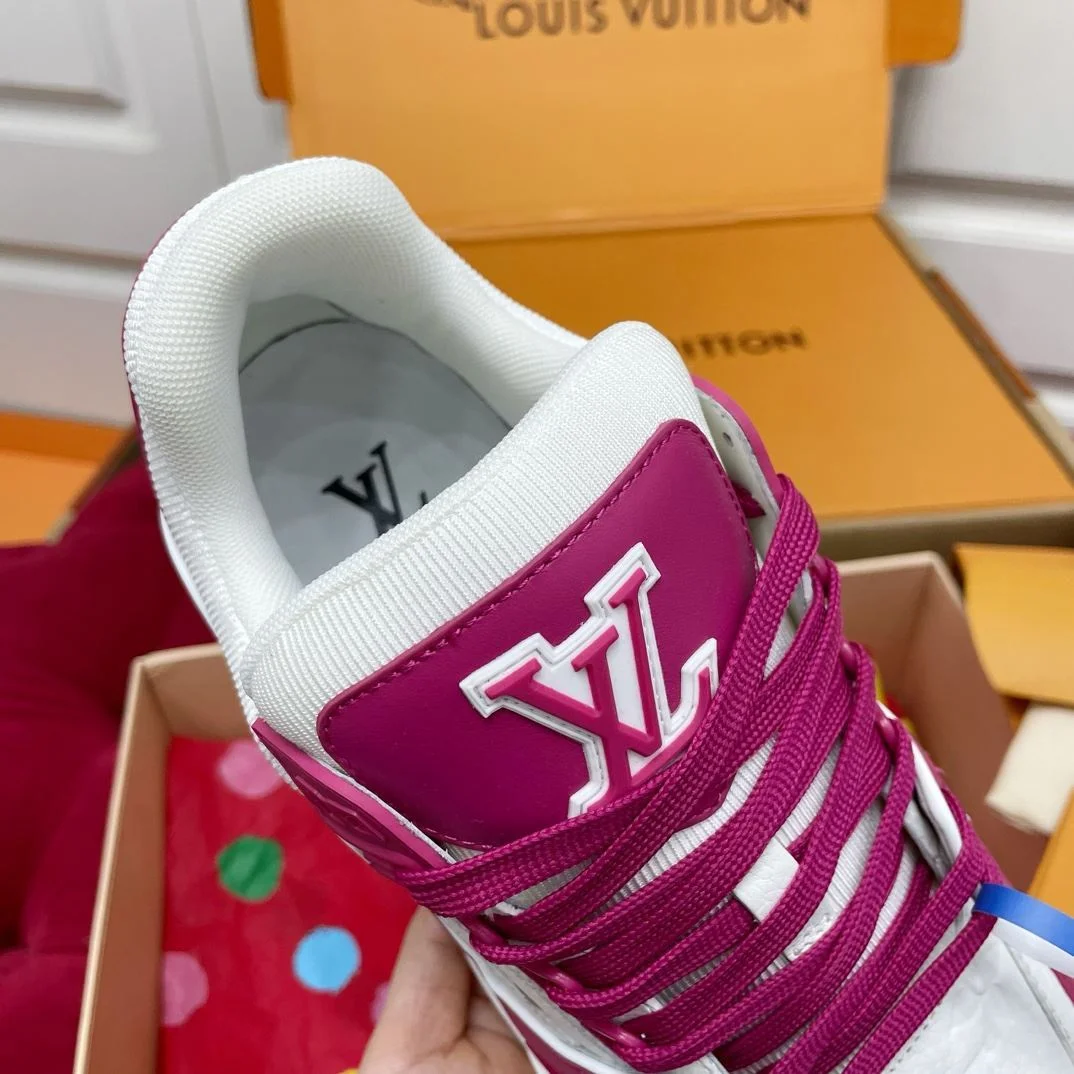 Louis Vuitton Trainer Sneaker UrbanChic 30987