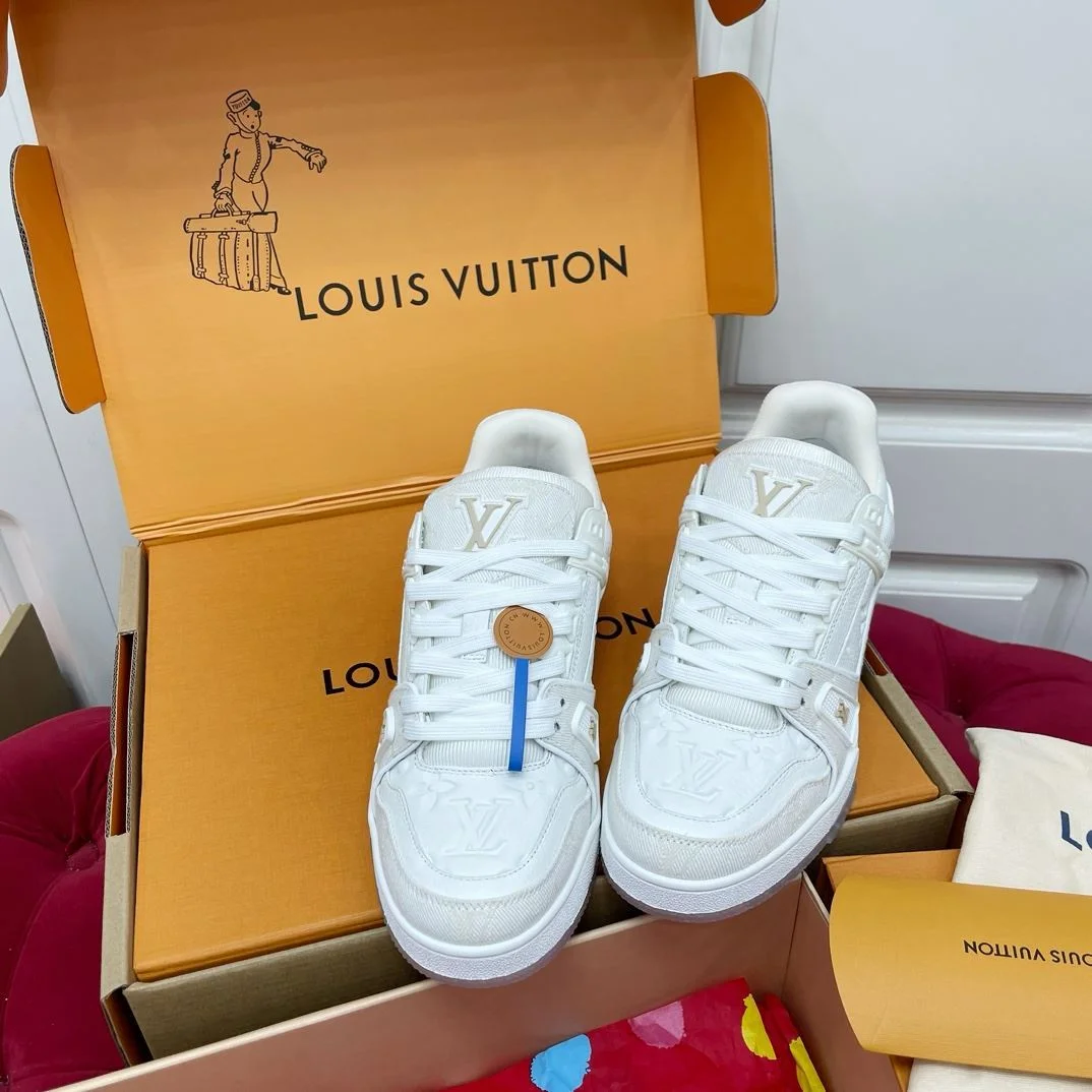 Louis Vuitton Trainer Sneaker UrbanChic 30984