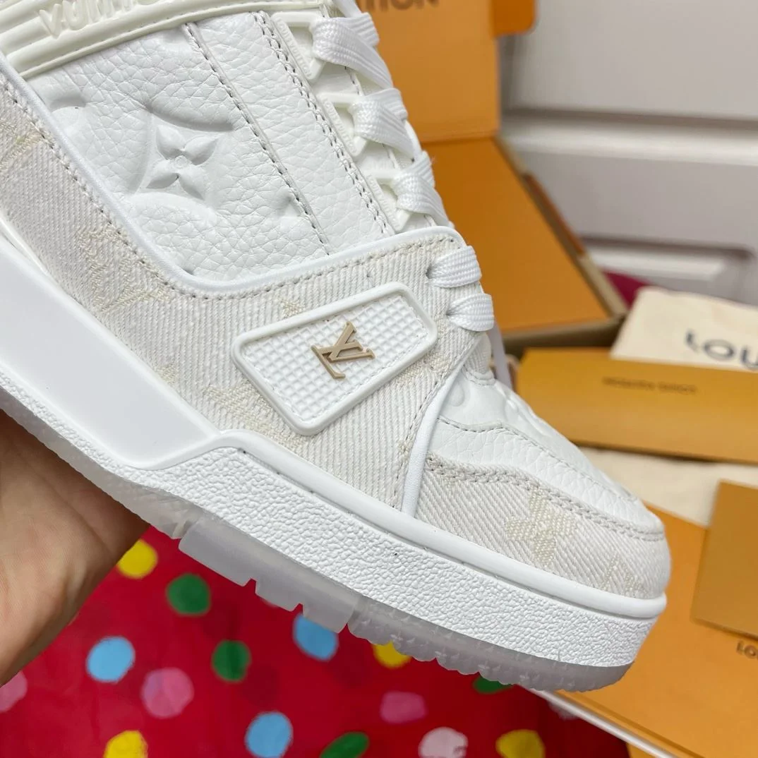 Louis Vuitton Trainer Sneaker UrbanChic 30984