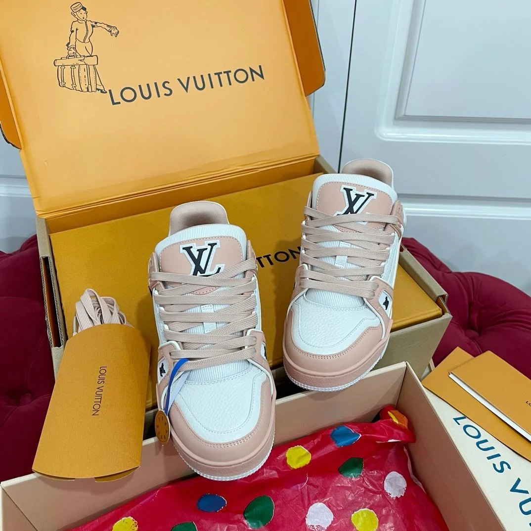Louis Vuitton Trainer Sneaker WellDesigned 30961