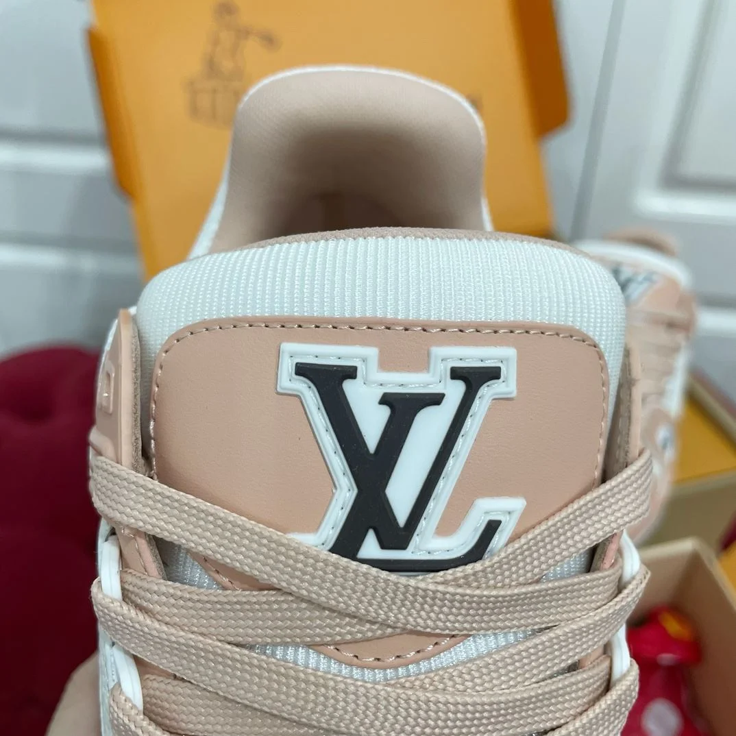 Louis Vuitton Trainer Sneaker WellDesigned 30961