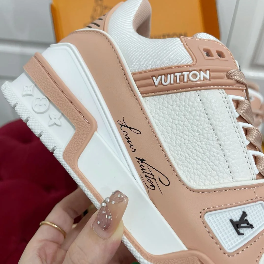 Louis Vuitton Trainer Sneaker WellDesigned 30961