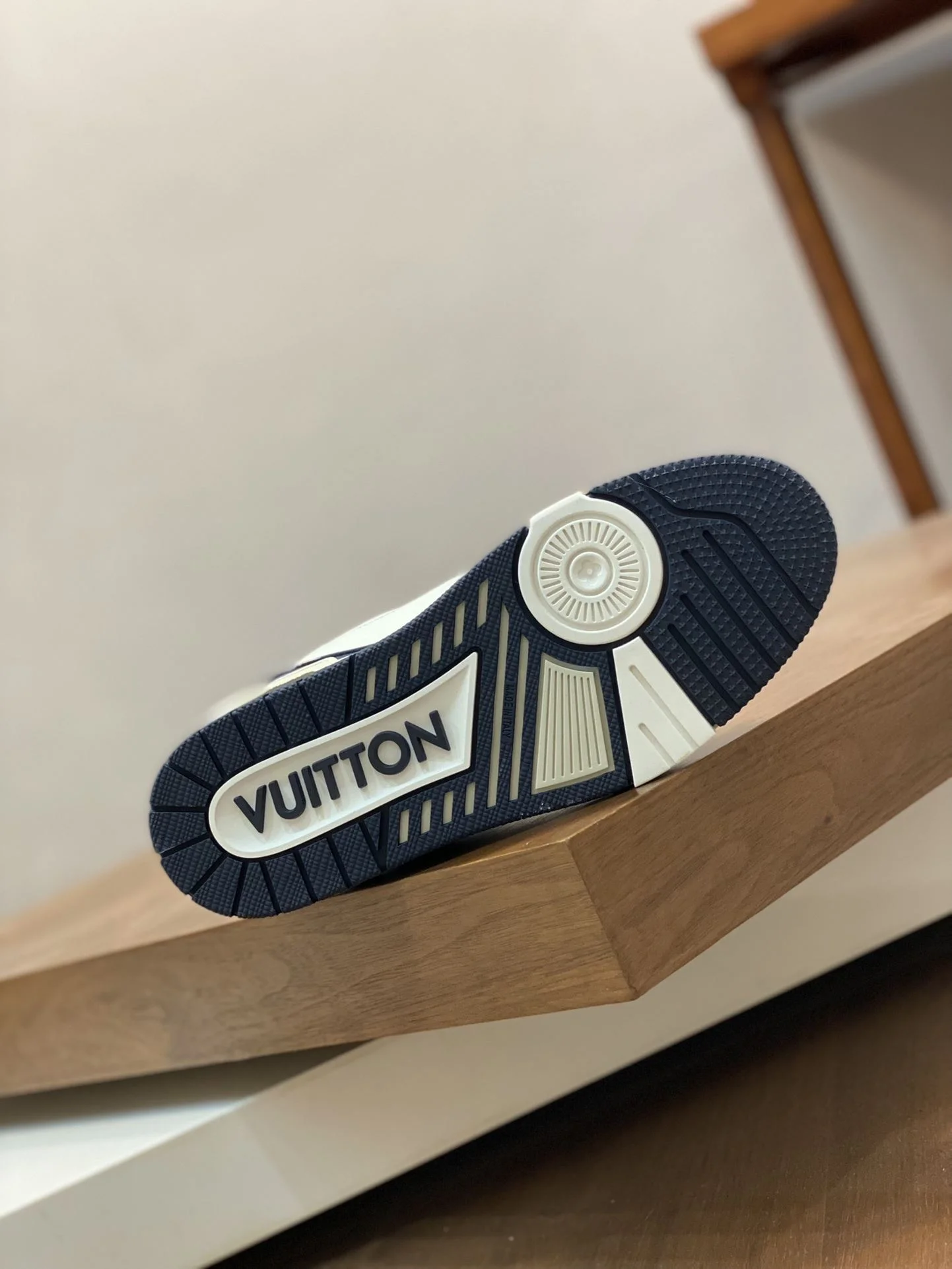 Louis Vuitton Trainer Sneaker Unique 30962