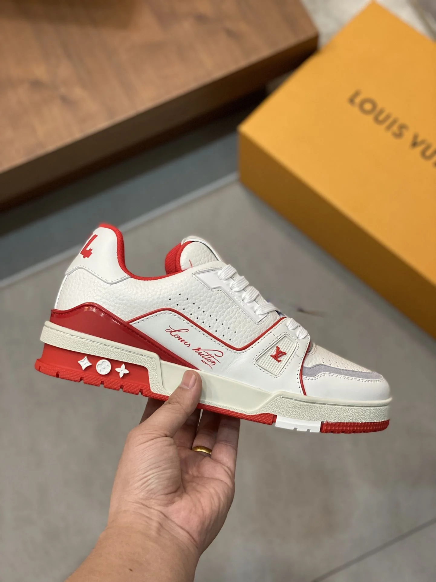 Louis Vuitton Trainer Sneaker Refined 30952